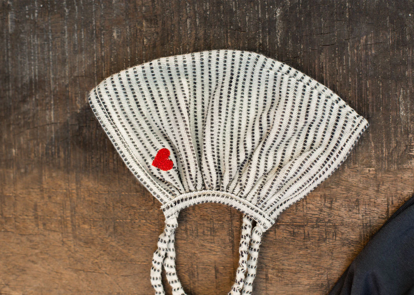 Stripey Knit Mask White & Grey (Set of 2) - Image 3