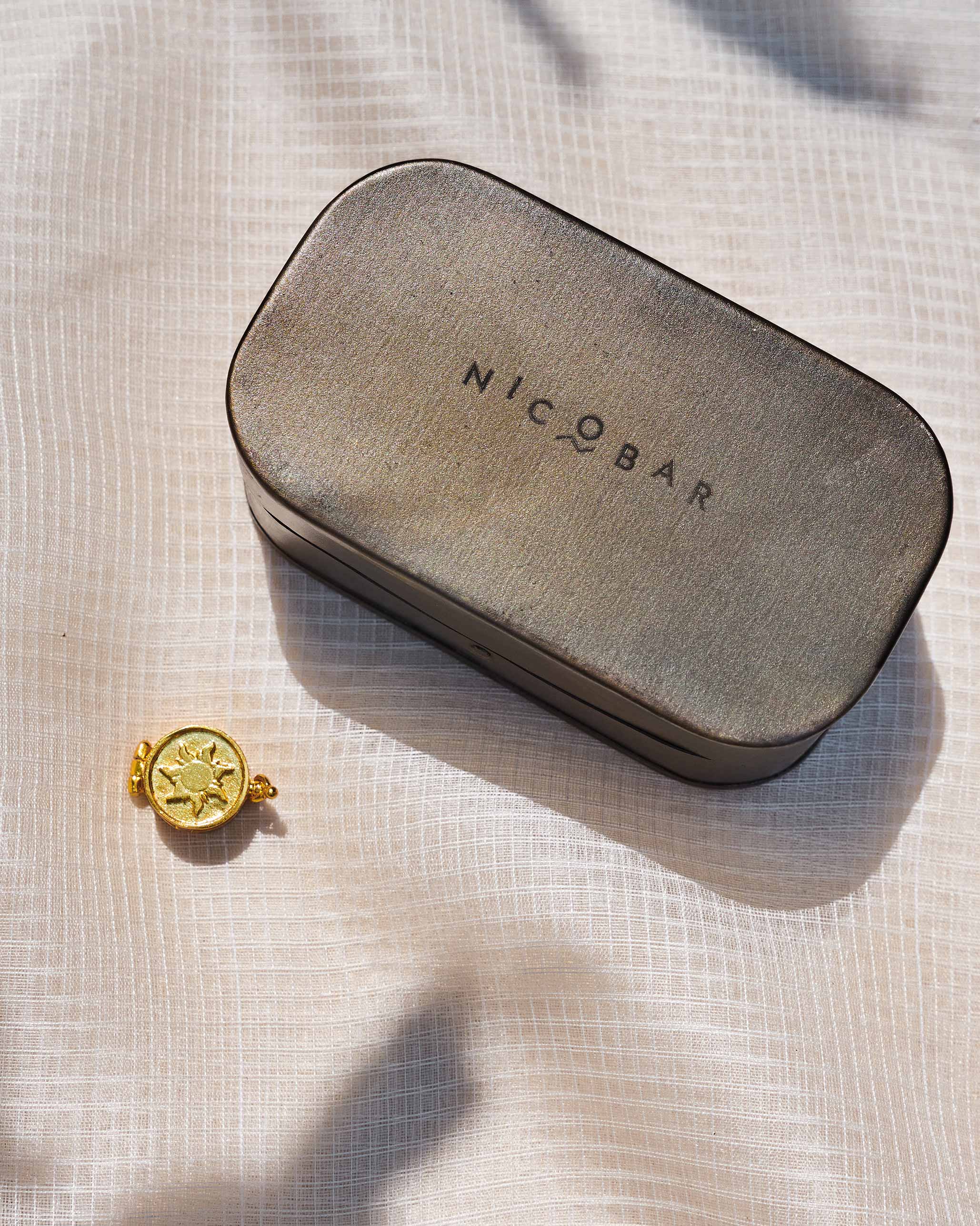 Surya Button Clip - Gold - Image 2