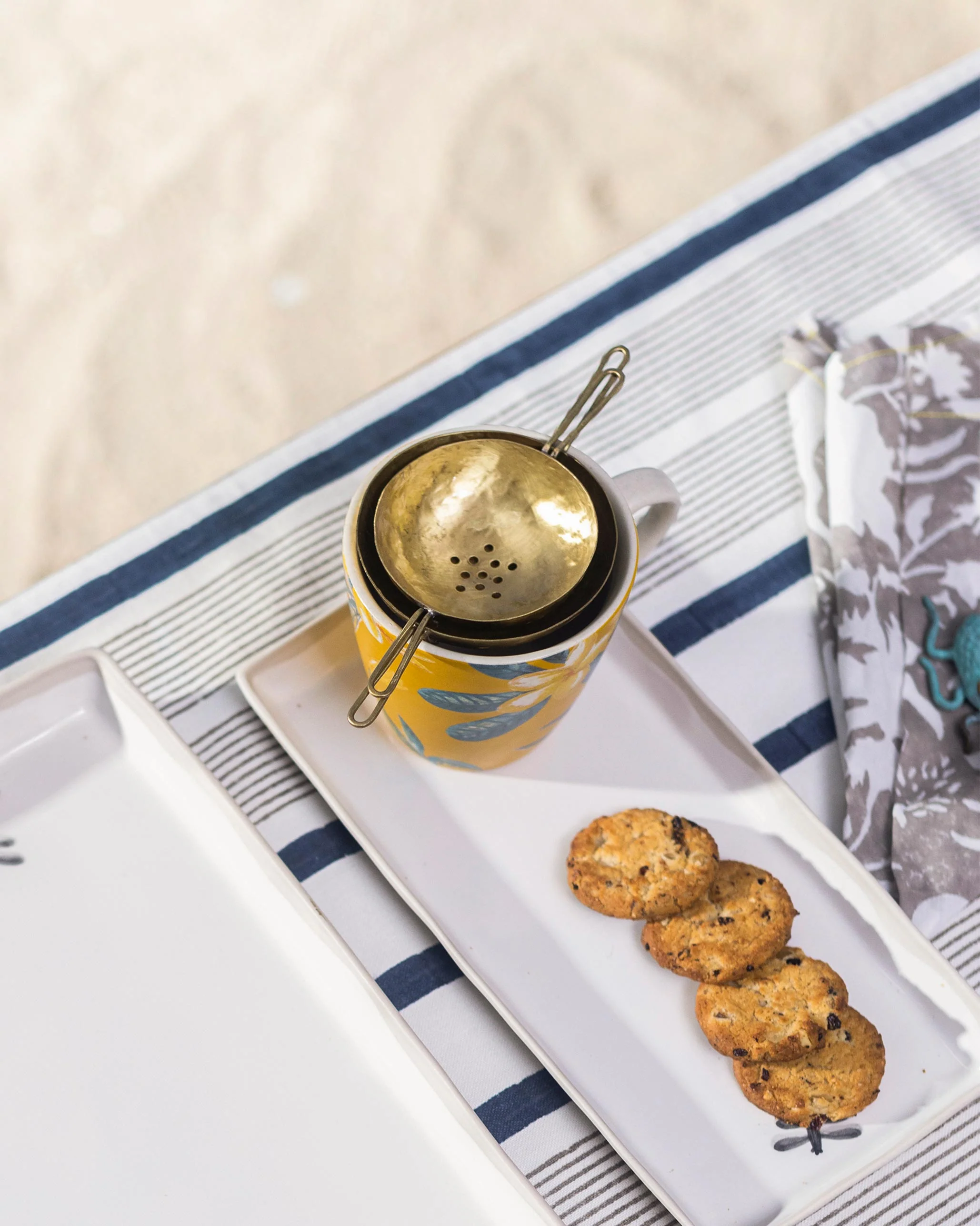 Tea Strainer with Rest - Image 4