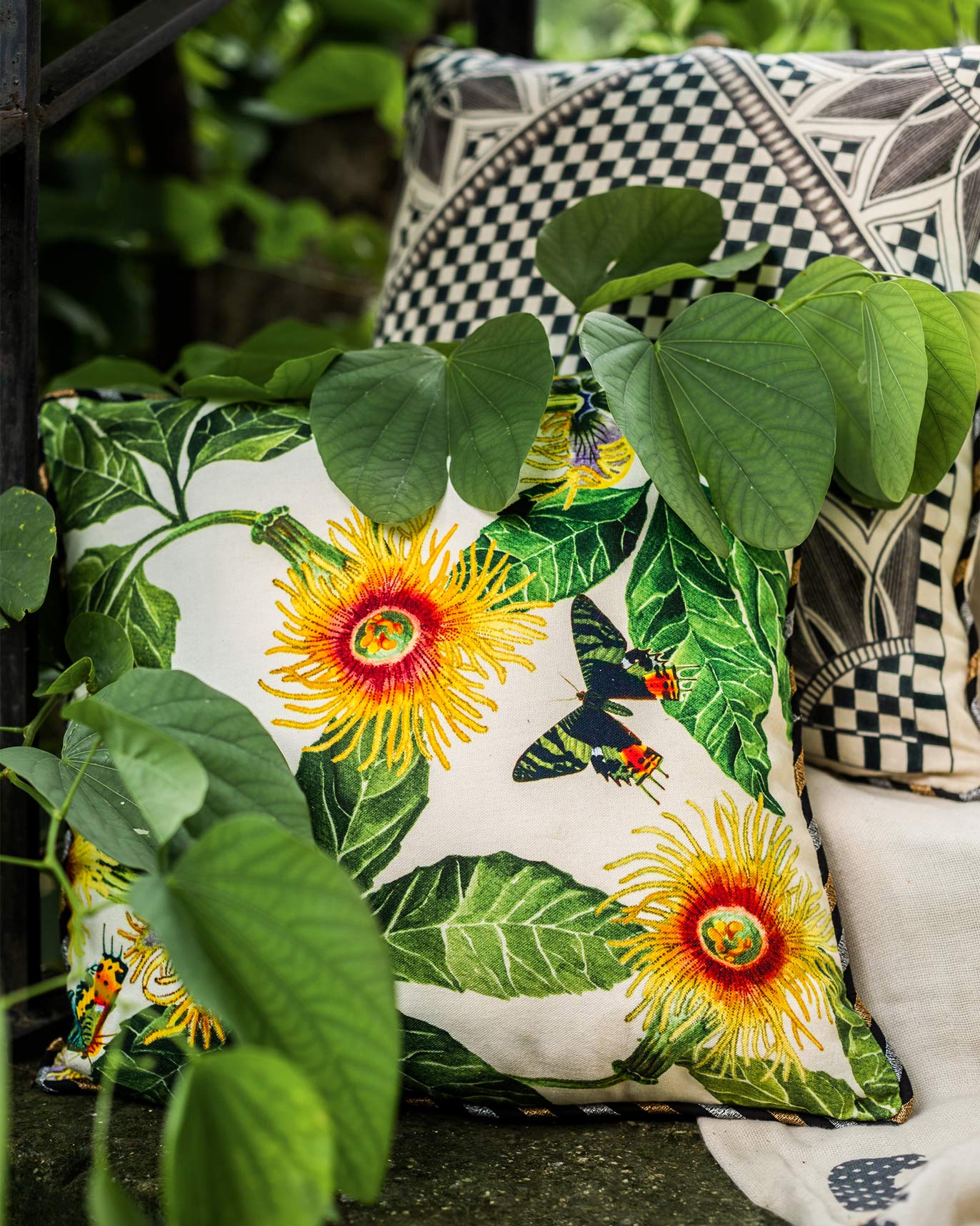 Telfairia Cushion Cover - Image 2