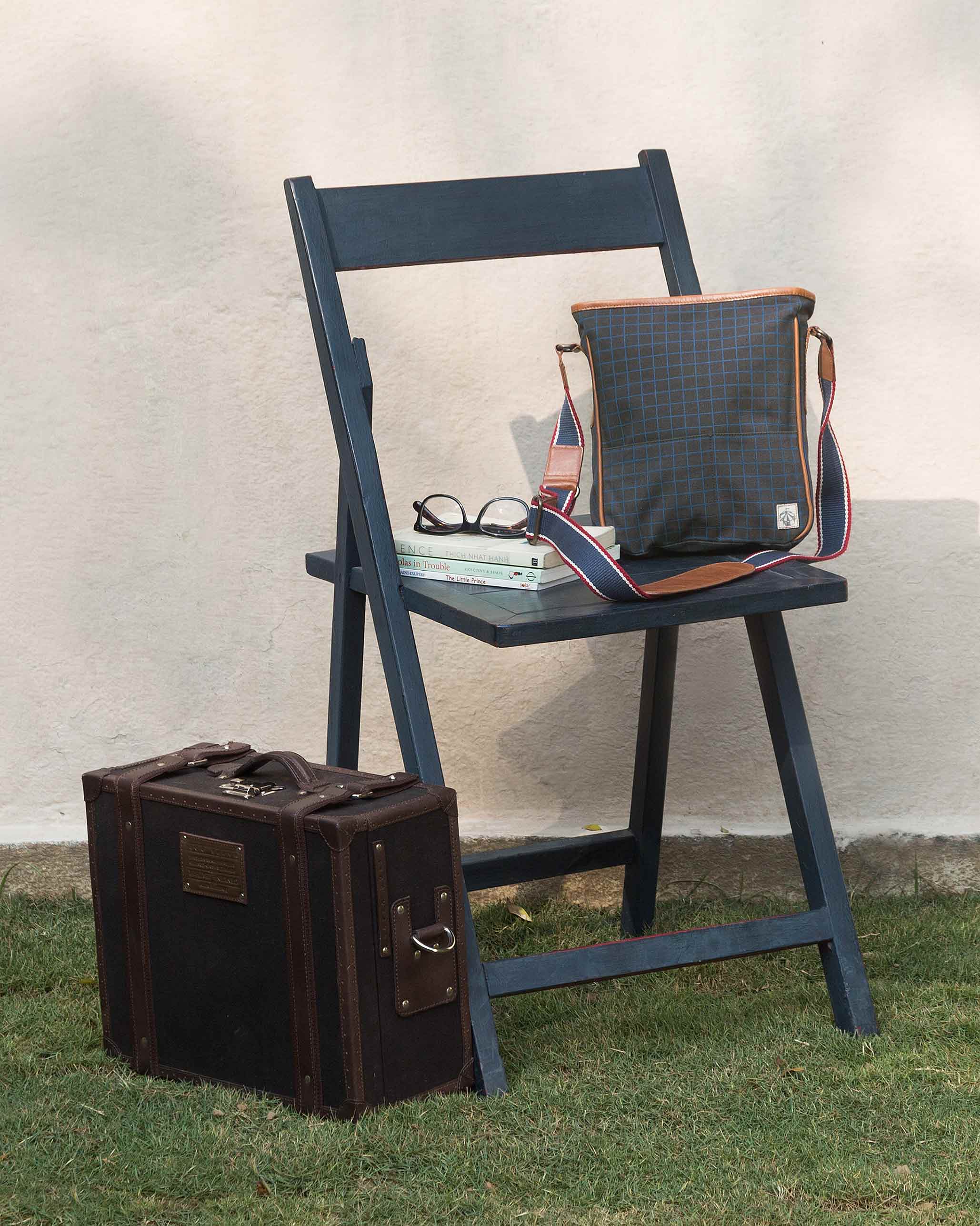 The Perfect Travel Messenger - Charcoal - Image 5