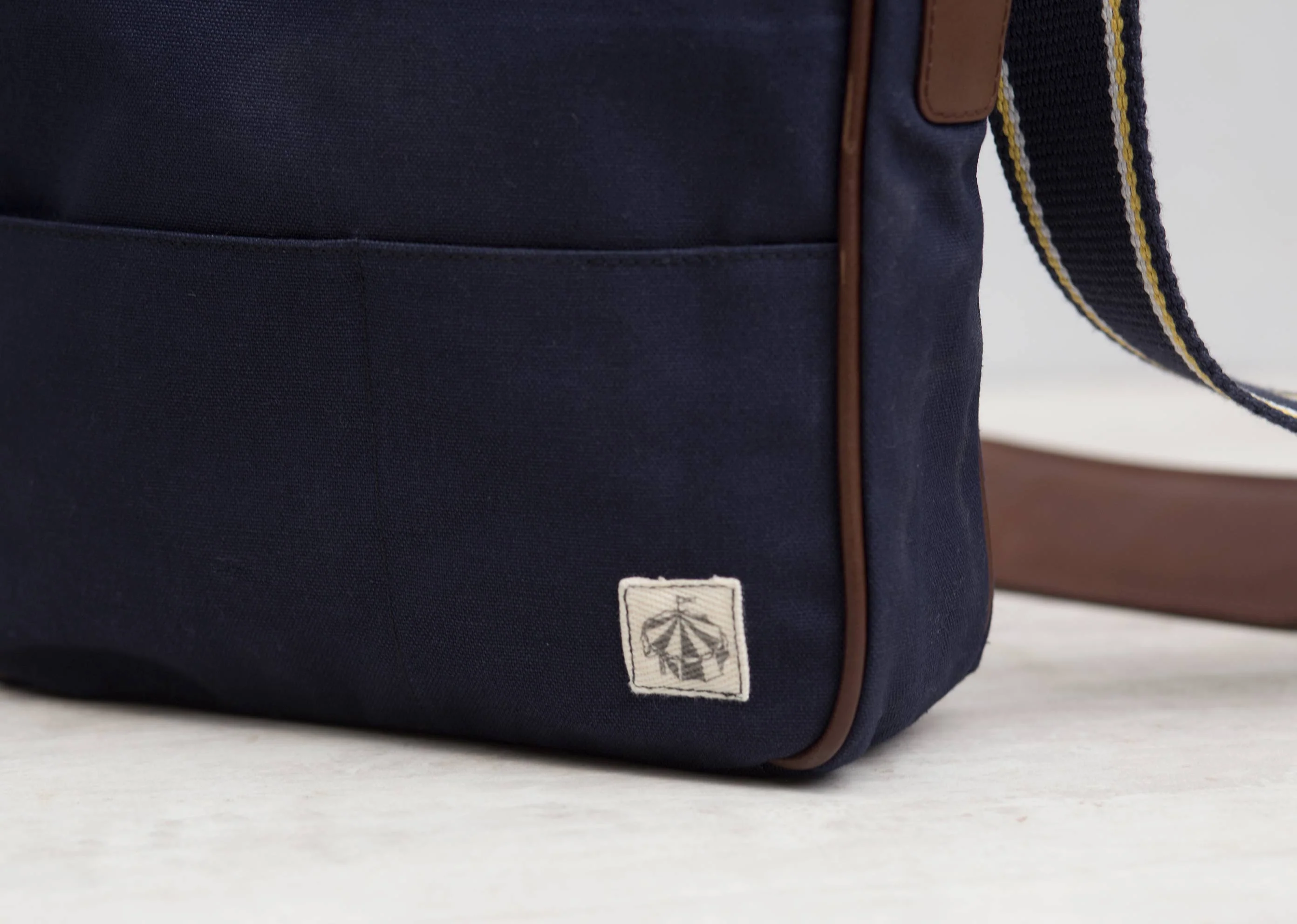 The Perfect Travel Messenger - Navy - Image 3