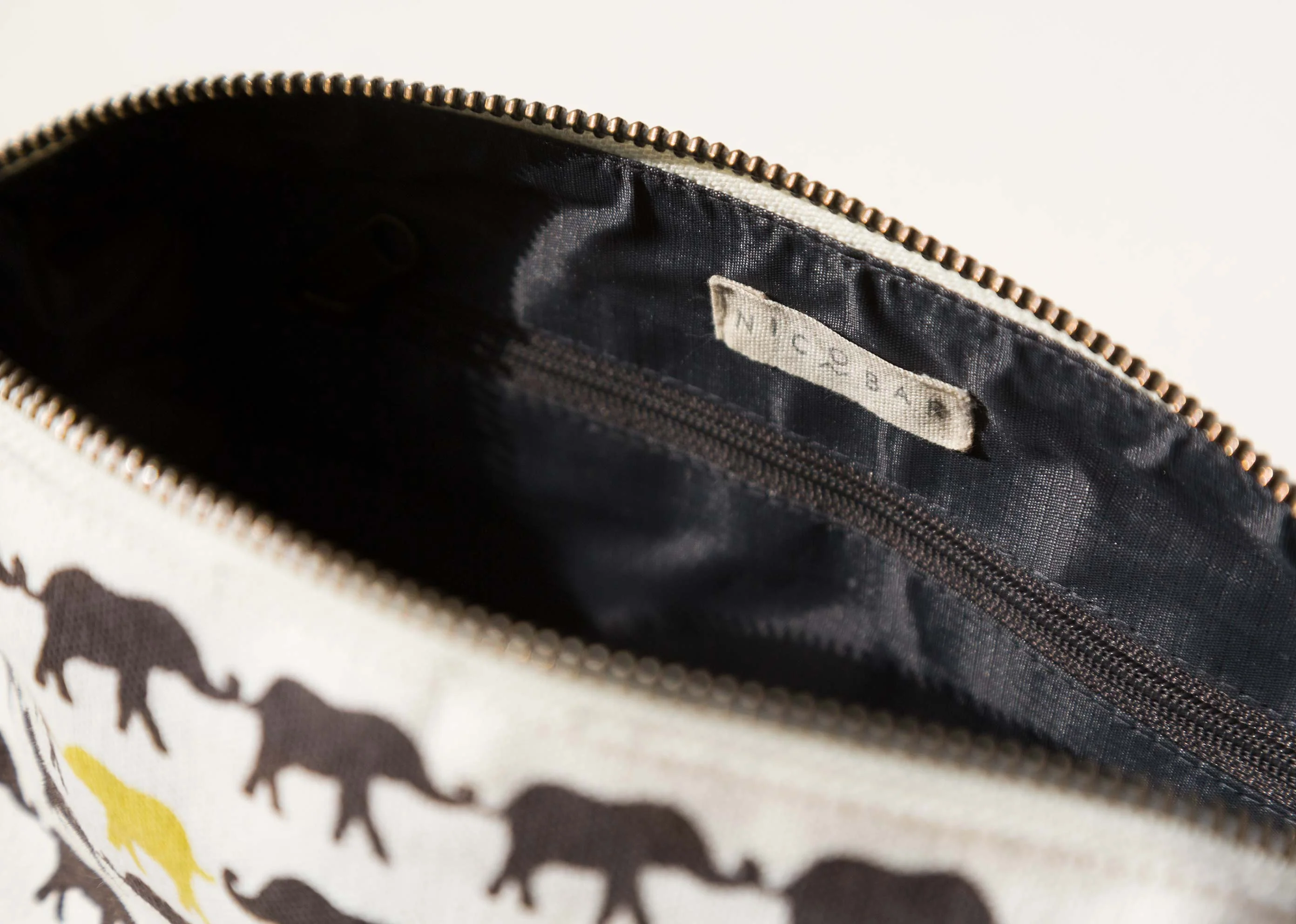 Tora Make-Up Pouch - White - Image 3
