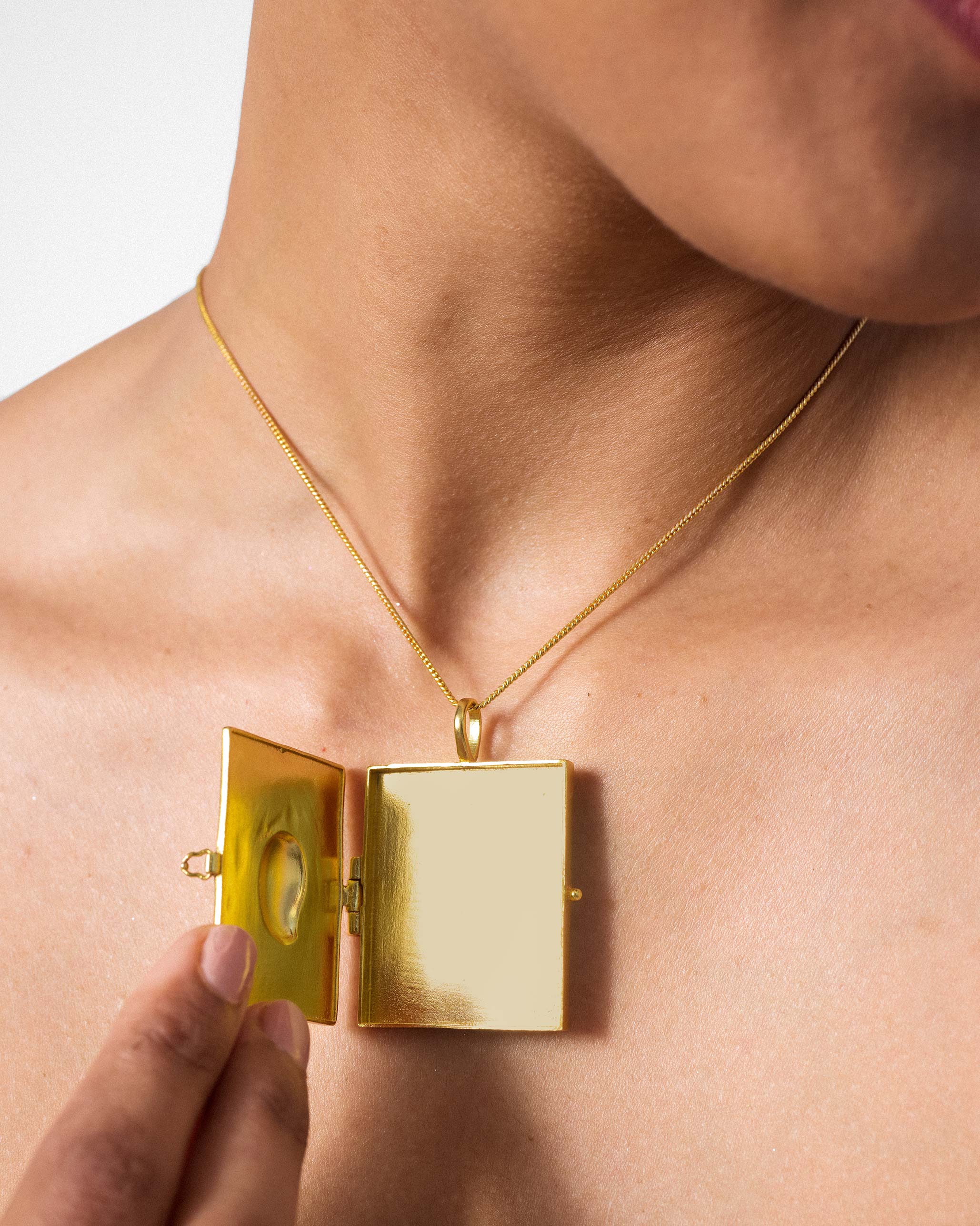 Tota Locket - Gold - Image 4