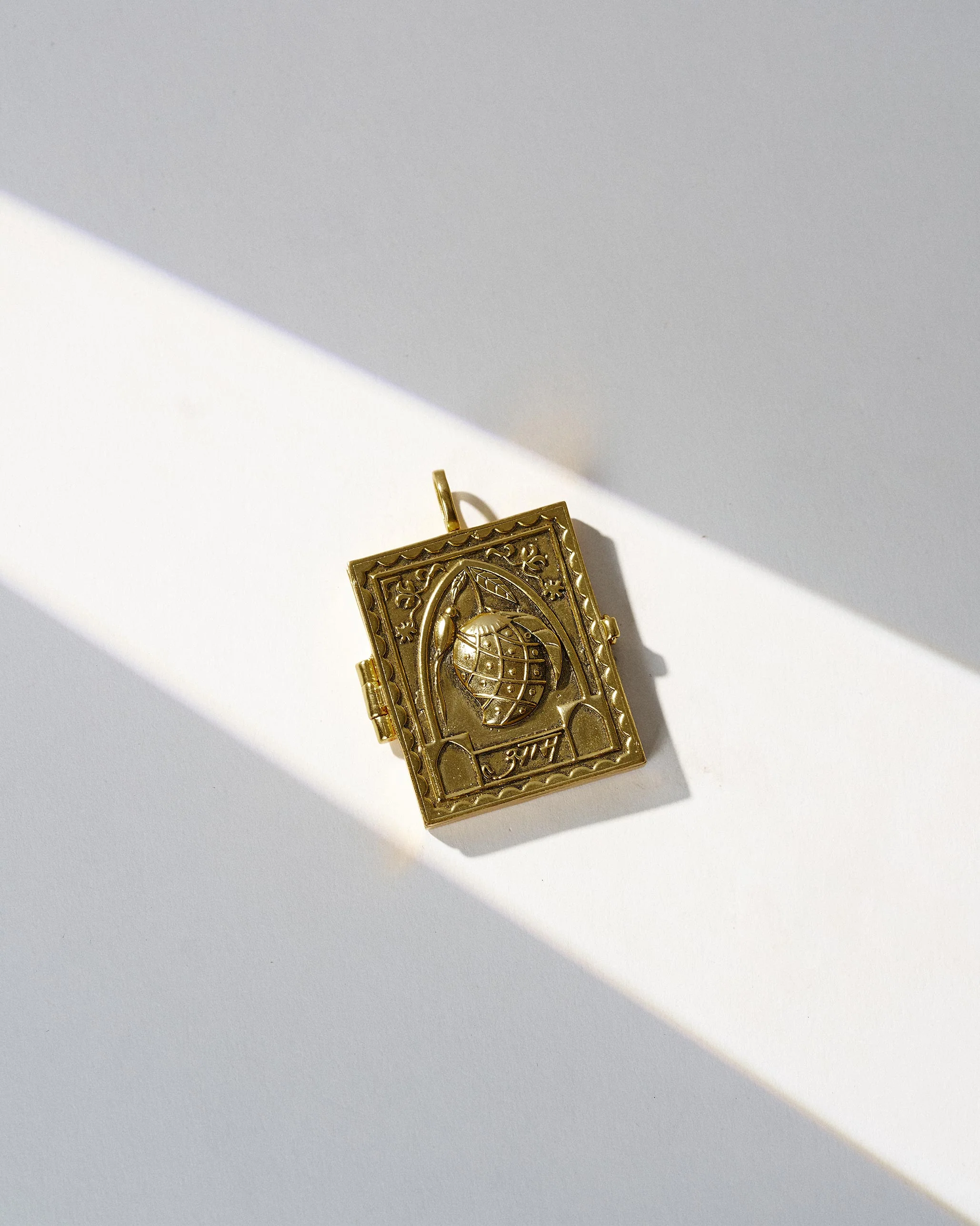 Tota Locket - Gold - Image 5