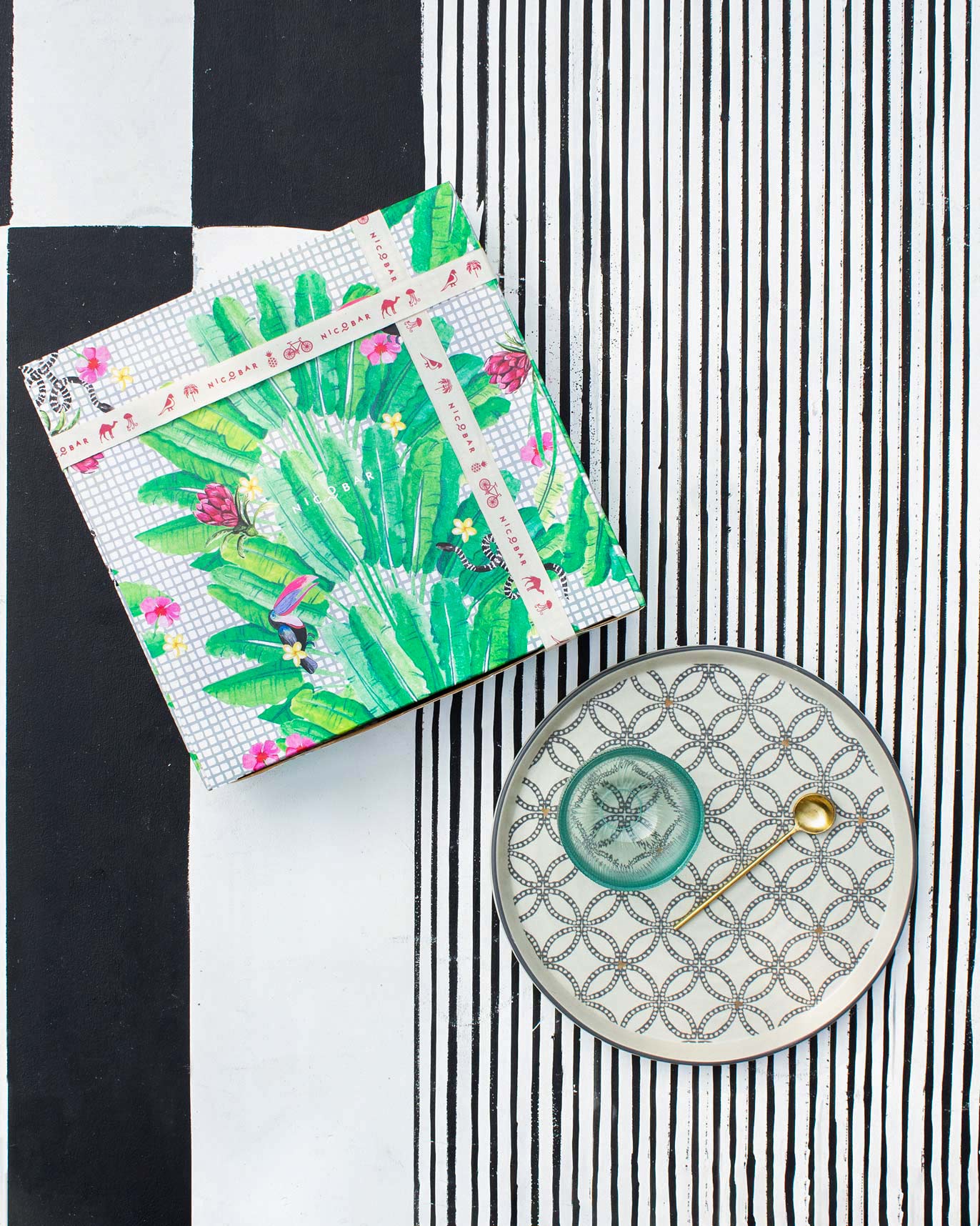 Trelis Platter with Dip Bowl & Spoon - Image 5