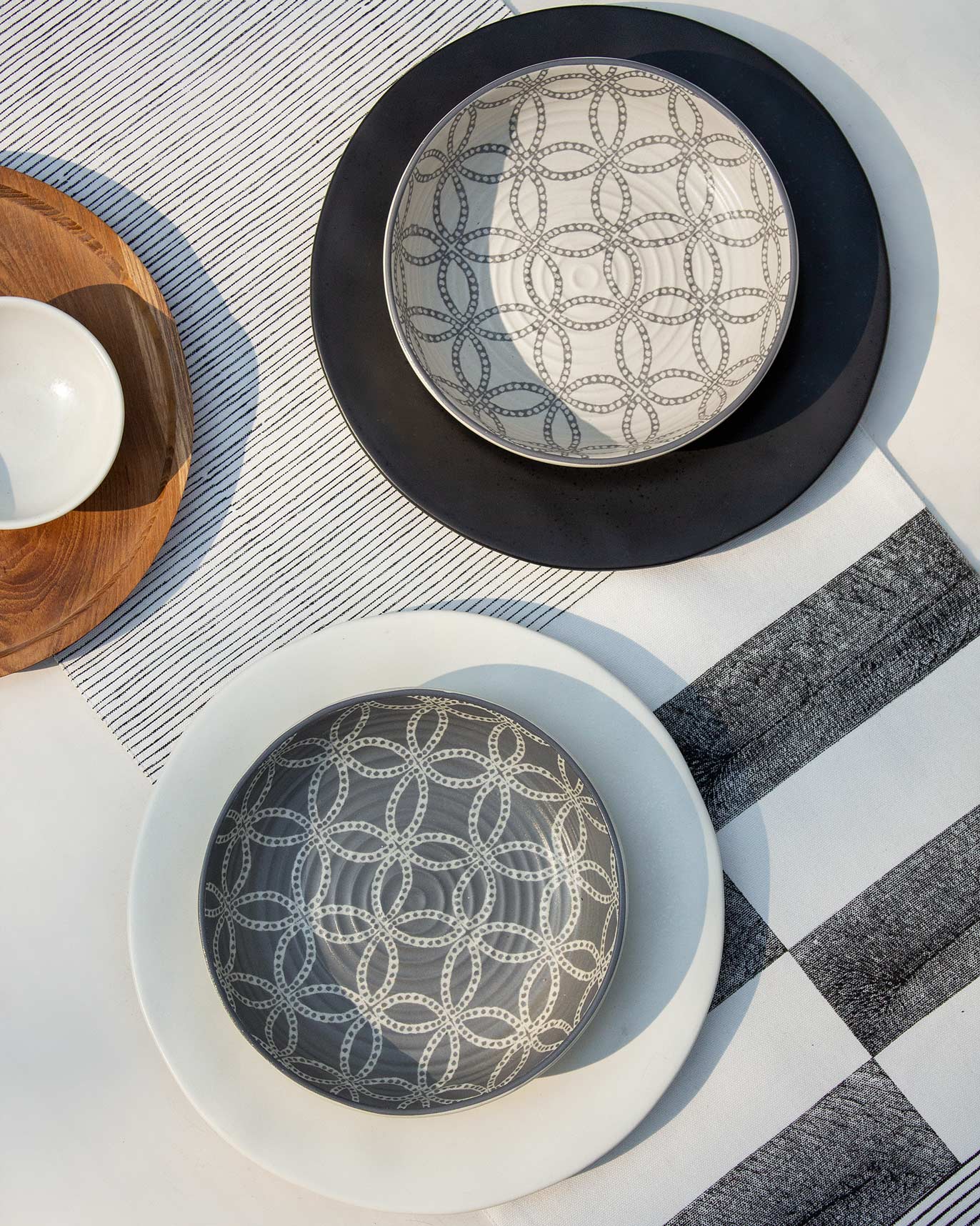 Trelis Shallow Bowls (Set of 2) - Image 4