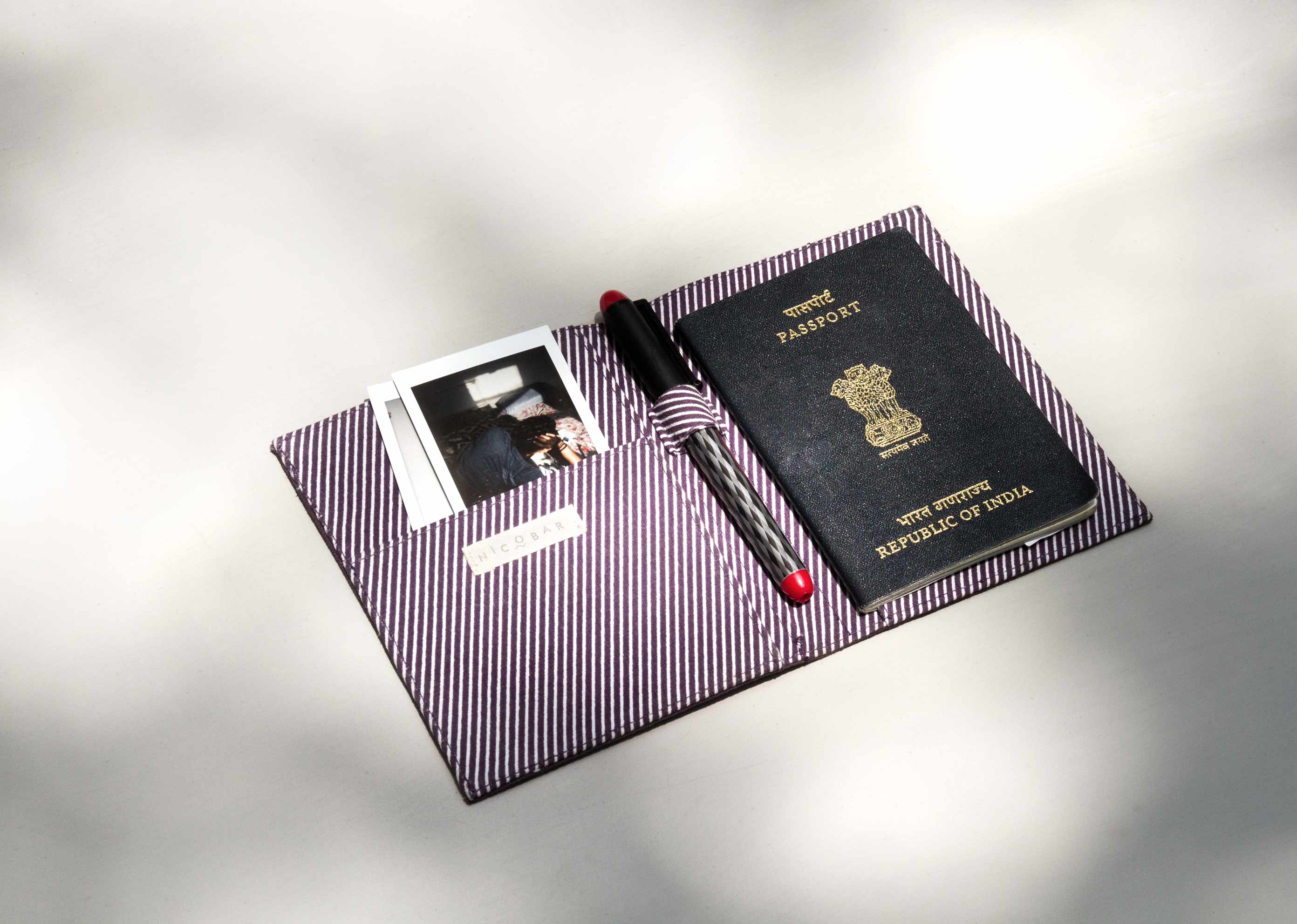 Tusker Passport Sleeve - Image 3