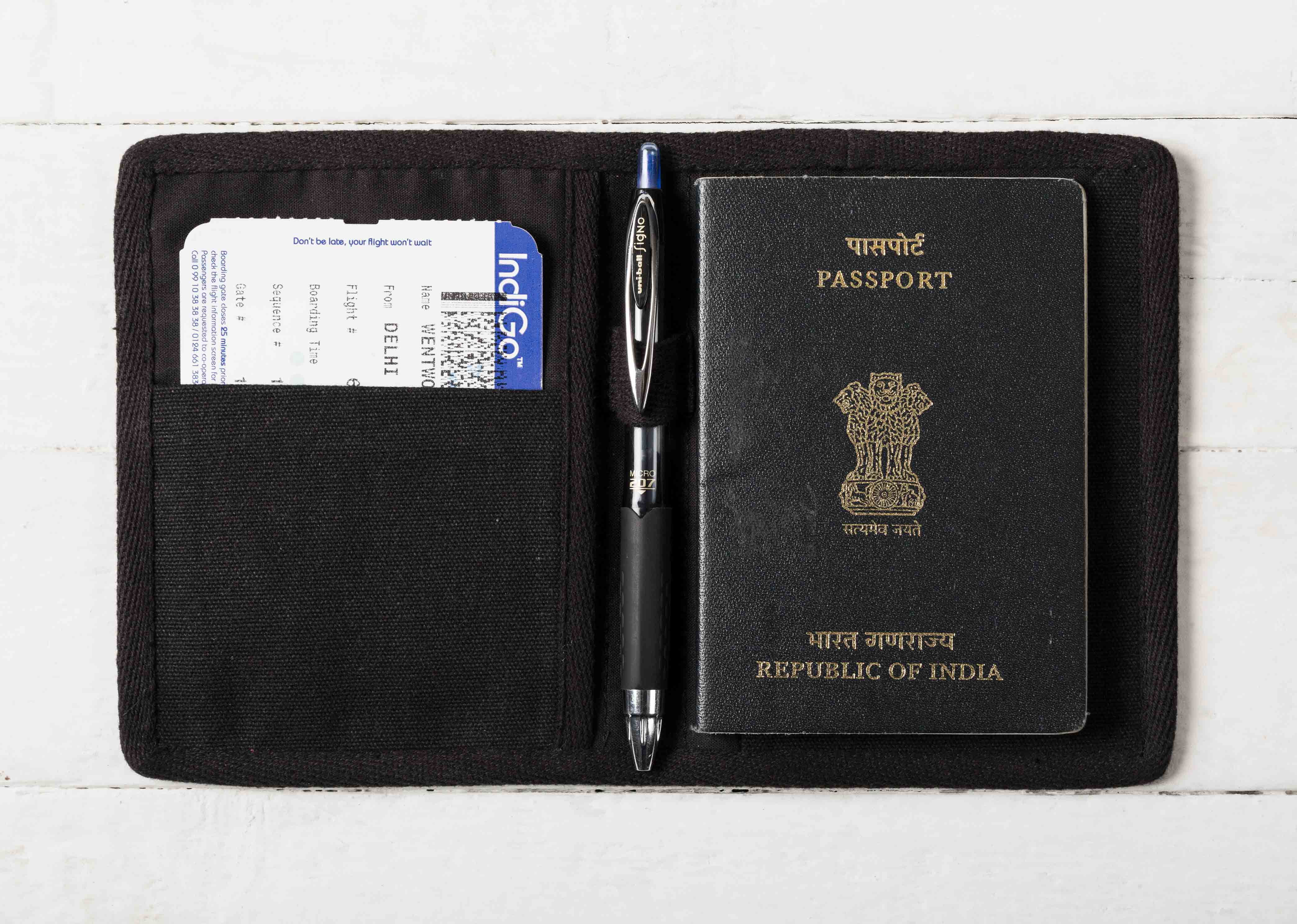 Tusker Passport Sleeve - Image 3