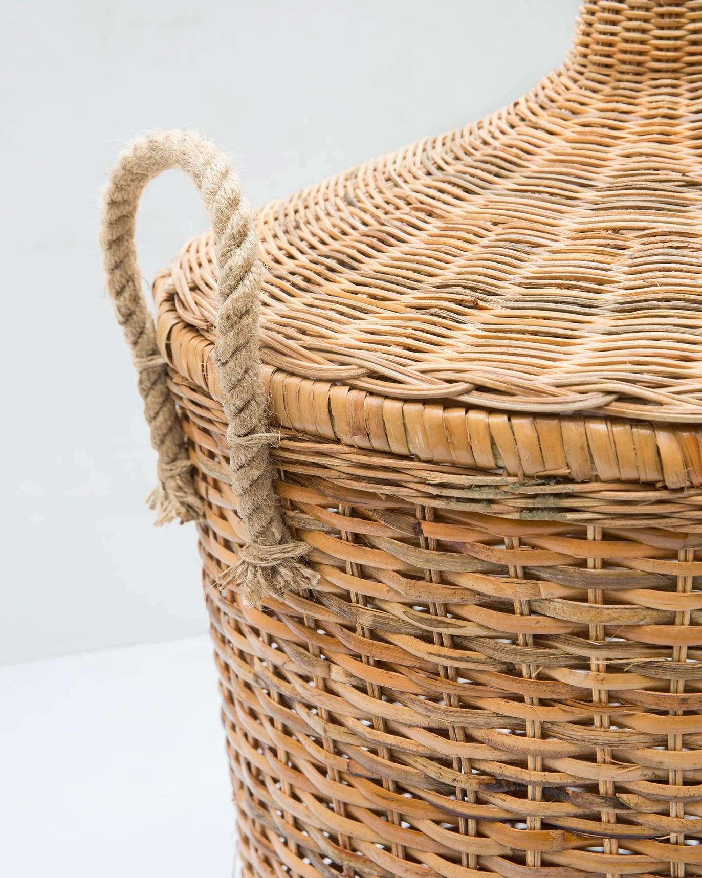 Twilight Bamboo Basket With Cover - Image 2