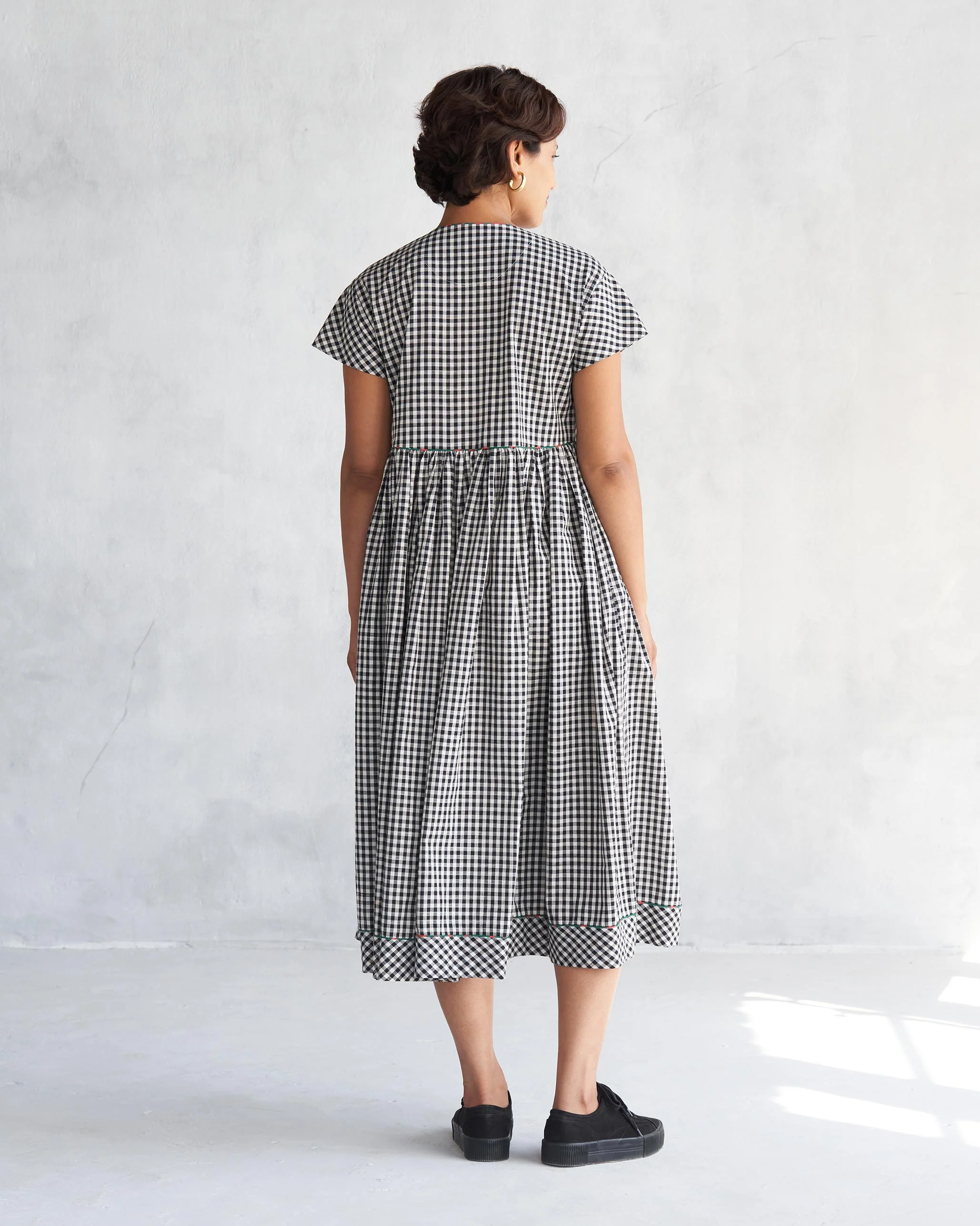 V Neck Gathered Dress - Black & Ivory - Image 5