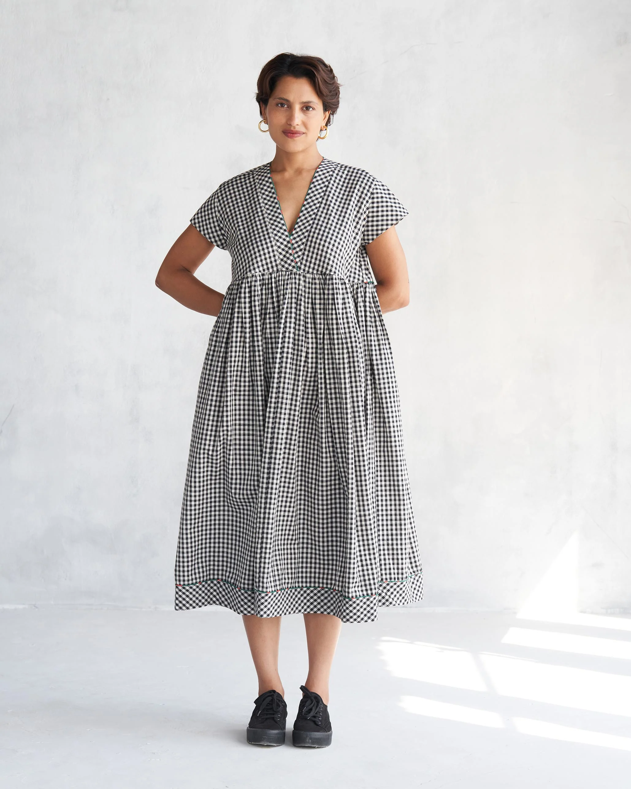 V Neck Gathered Dress - Black & Ivory - Image 6