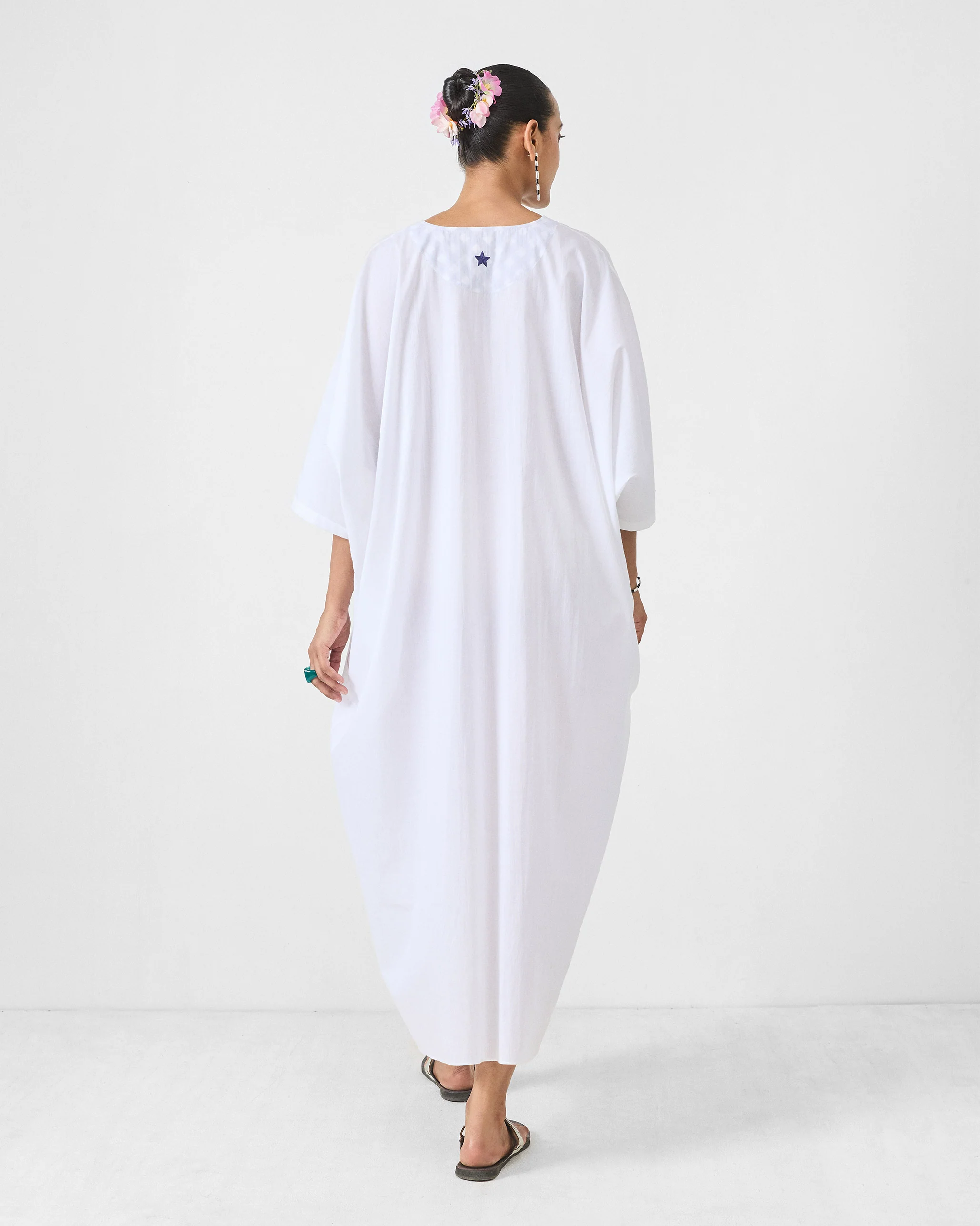 V Neck Kaftan - White & Fuchsia Printed - Image 2