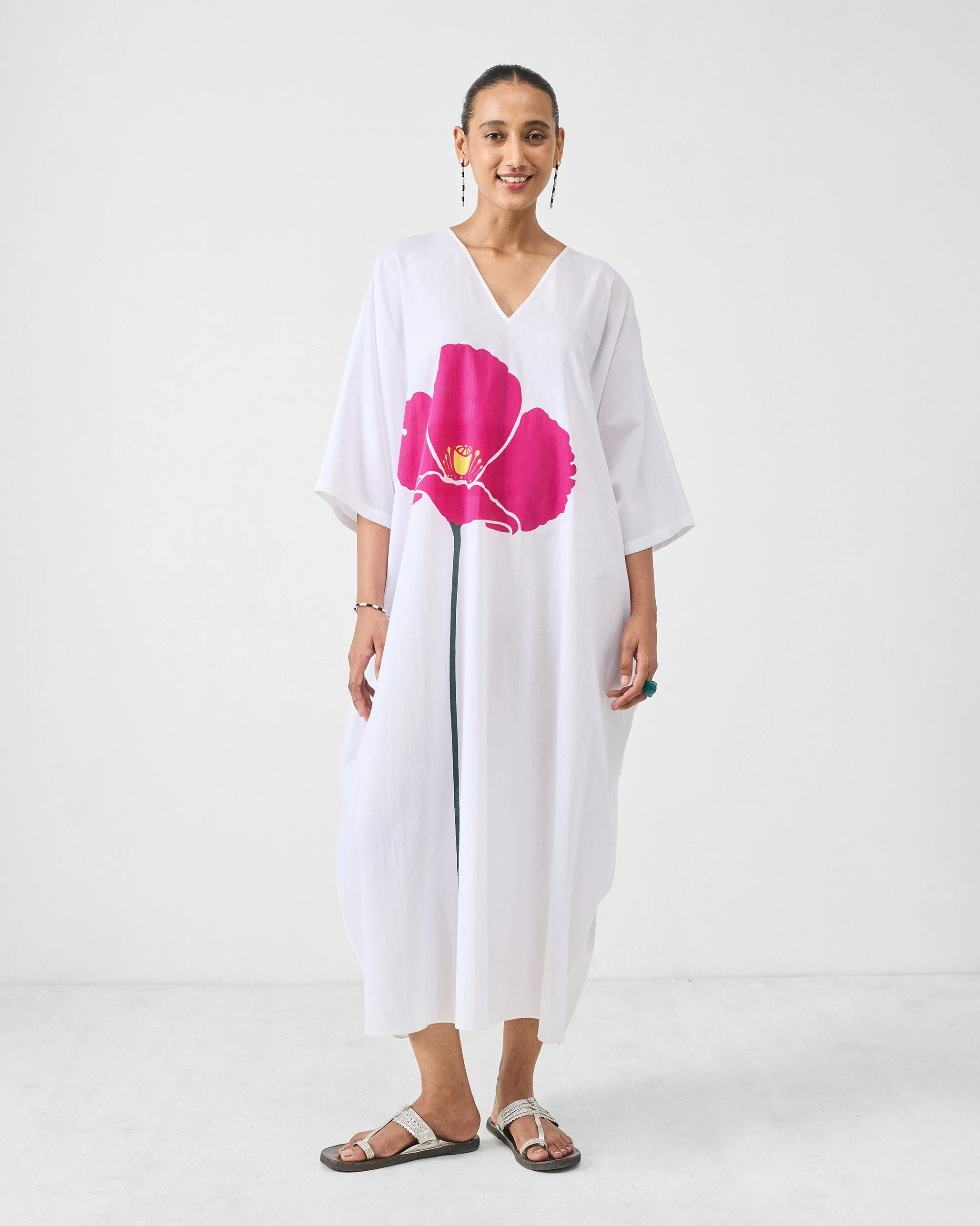 V Neck Kaftan - White & Fuchsia Printed - Image 5