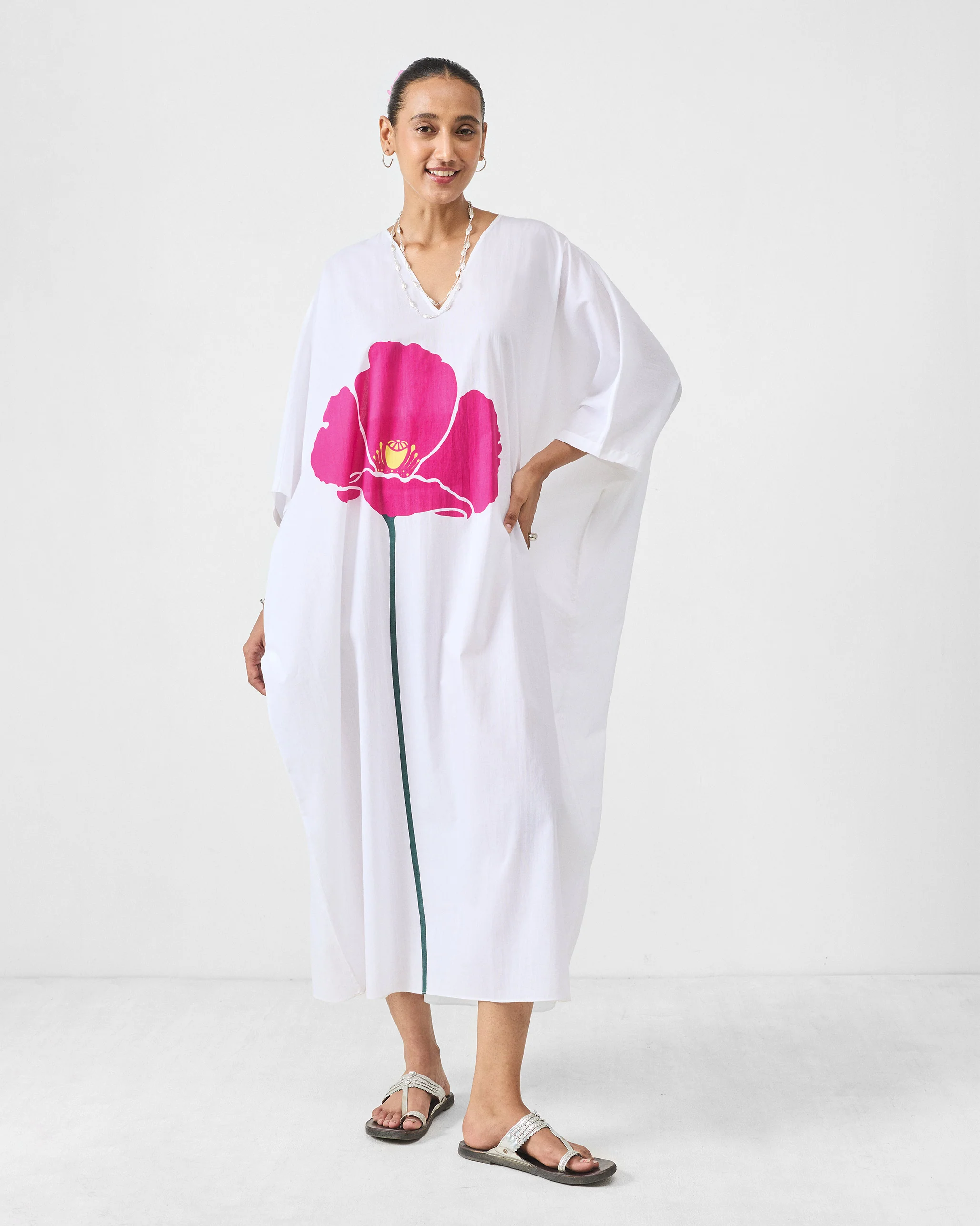 V Neck Kaftan - White & Fuchsia Printed - Image 6