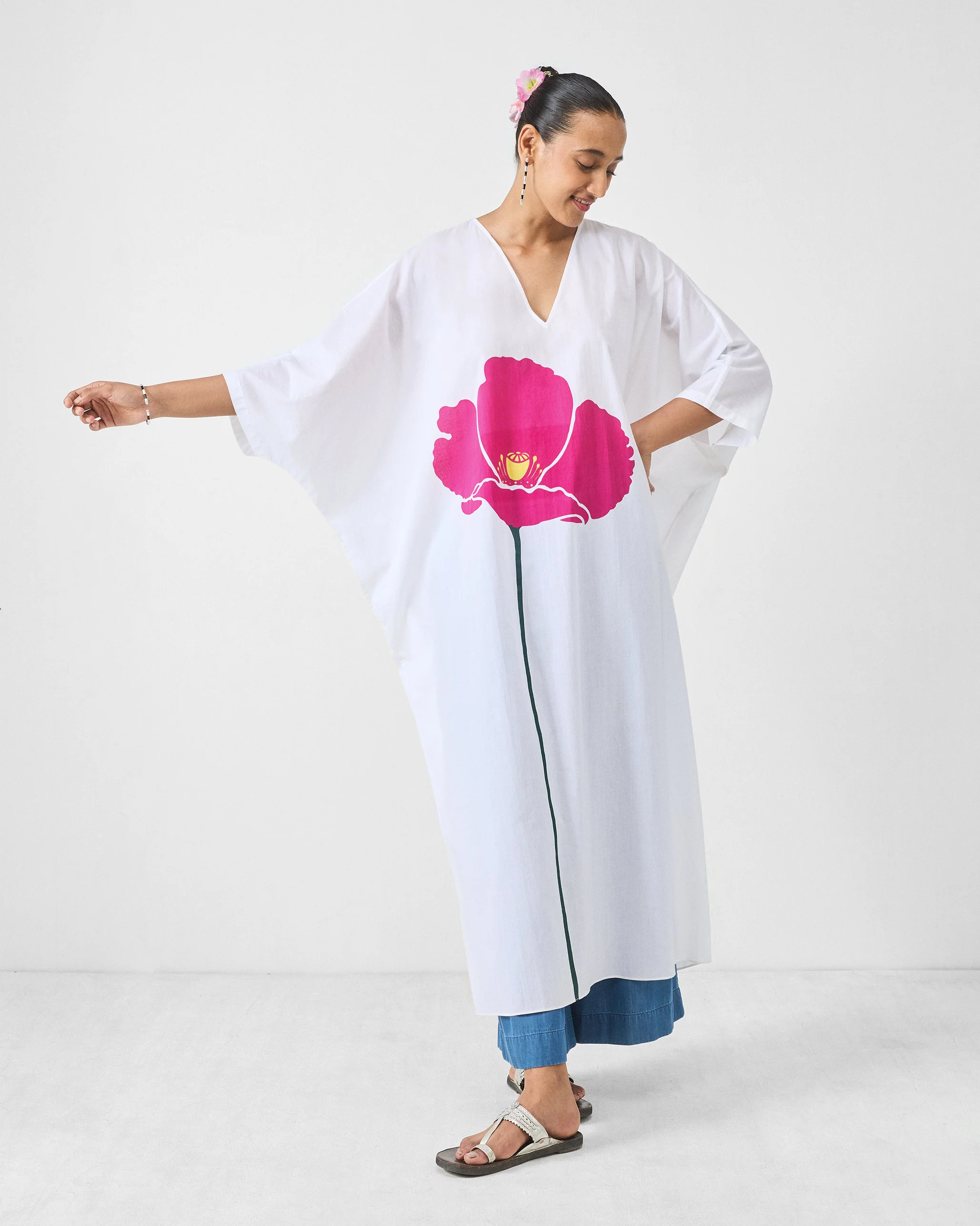V Neck Kaftan - White & Fuchsia Printed - Image 7