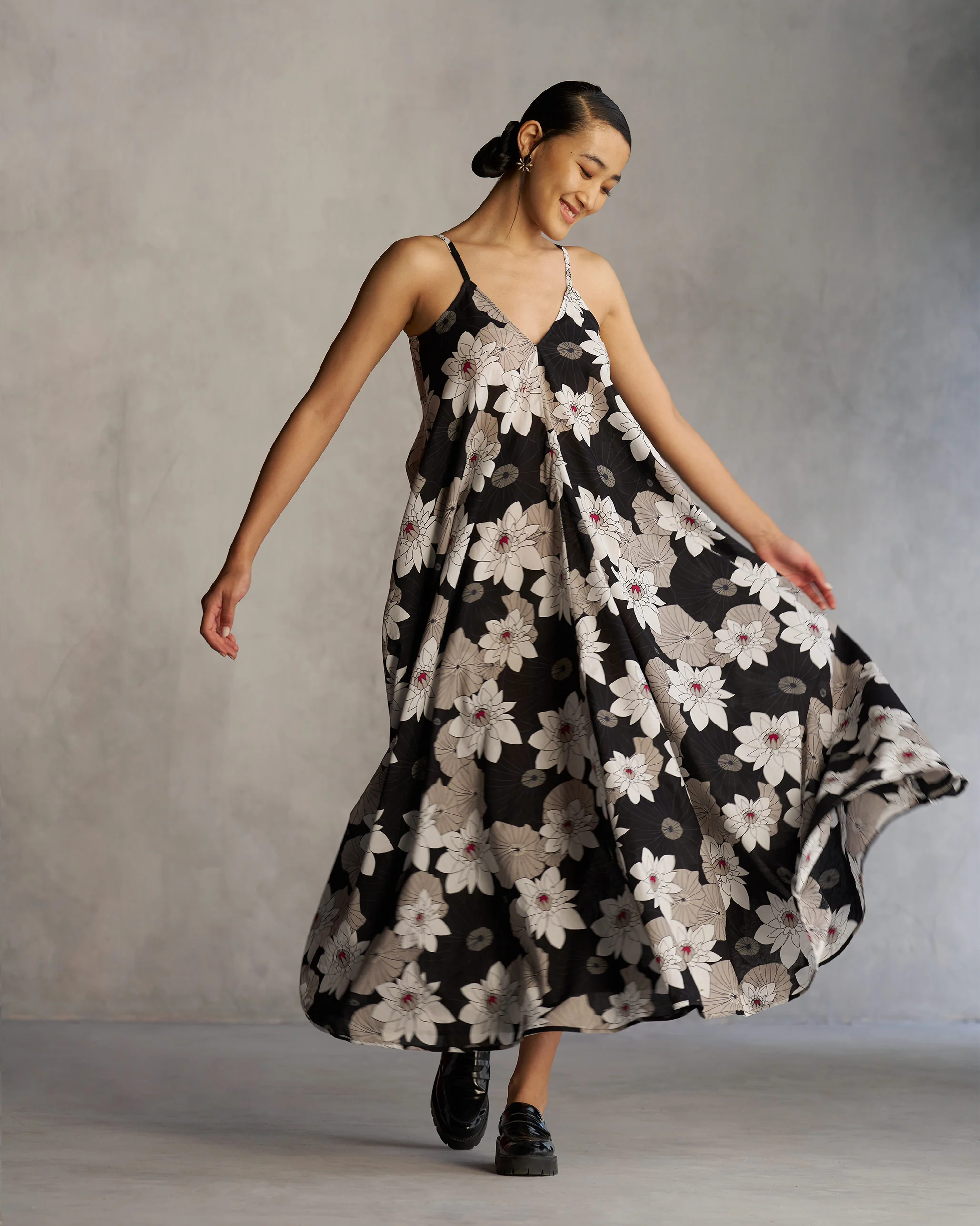 V-neck Strappy Dress - Black & Grey - Image 5