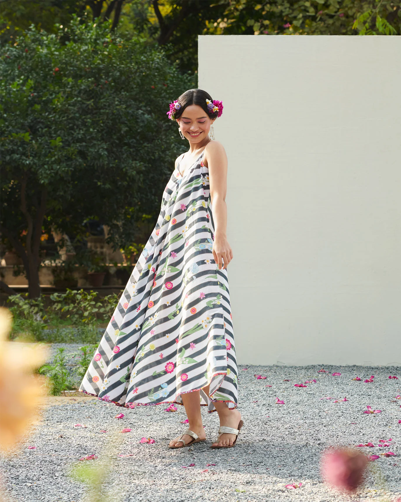 V-Neck Strappy Dress - White & Black - Image 3