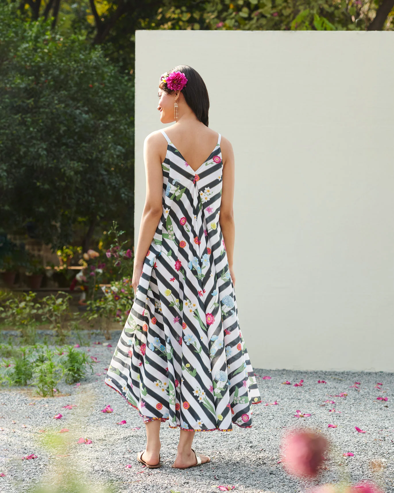 V-Neck Strappy Dress - White & Black - Image 4