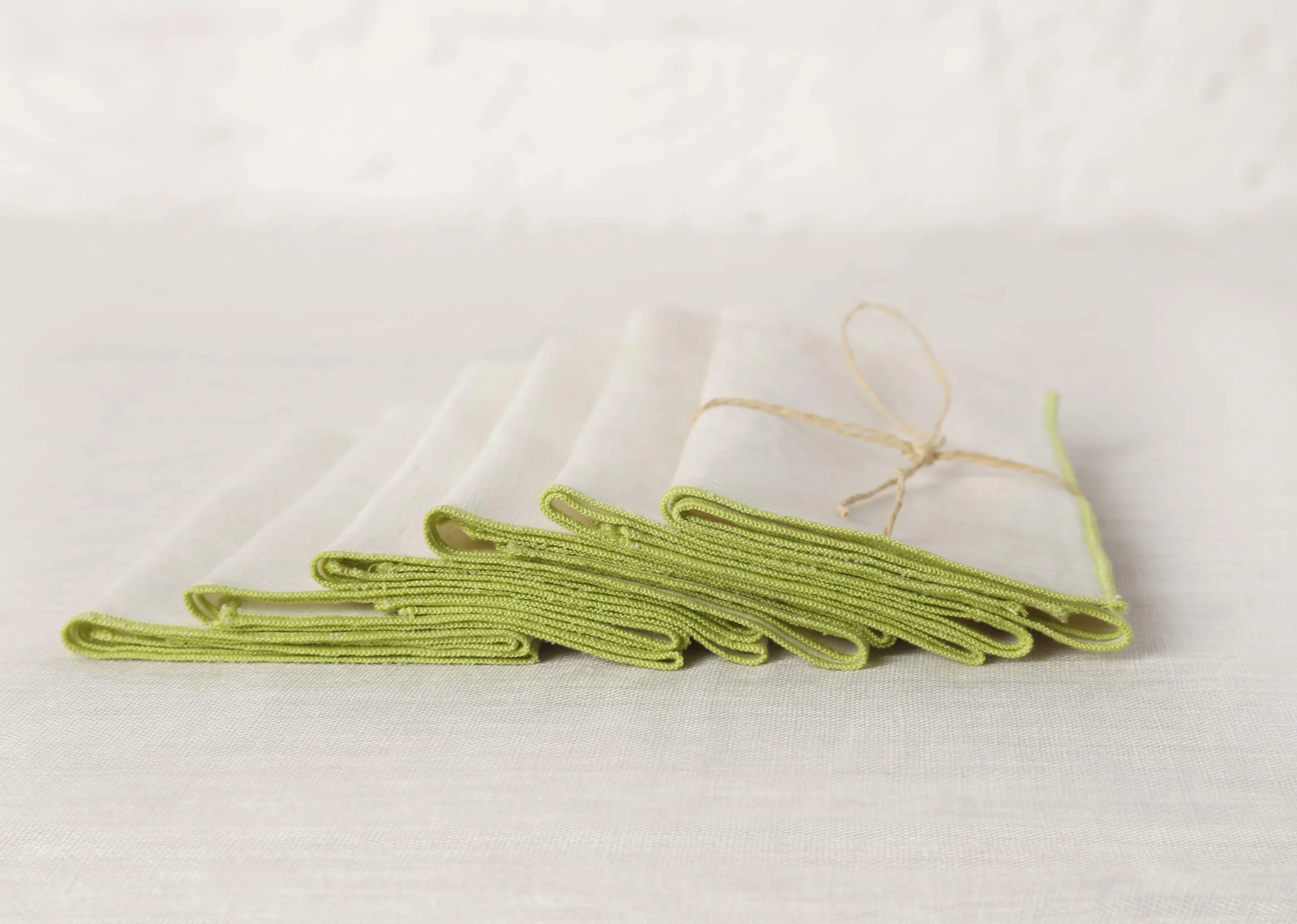 Verandah Dinner Napkins (Set of 6) - Ivory & Lime - Image 3