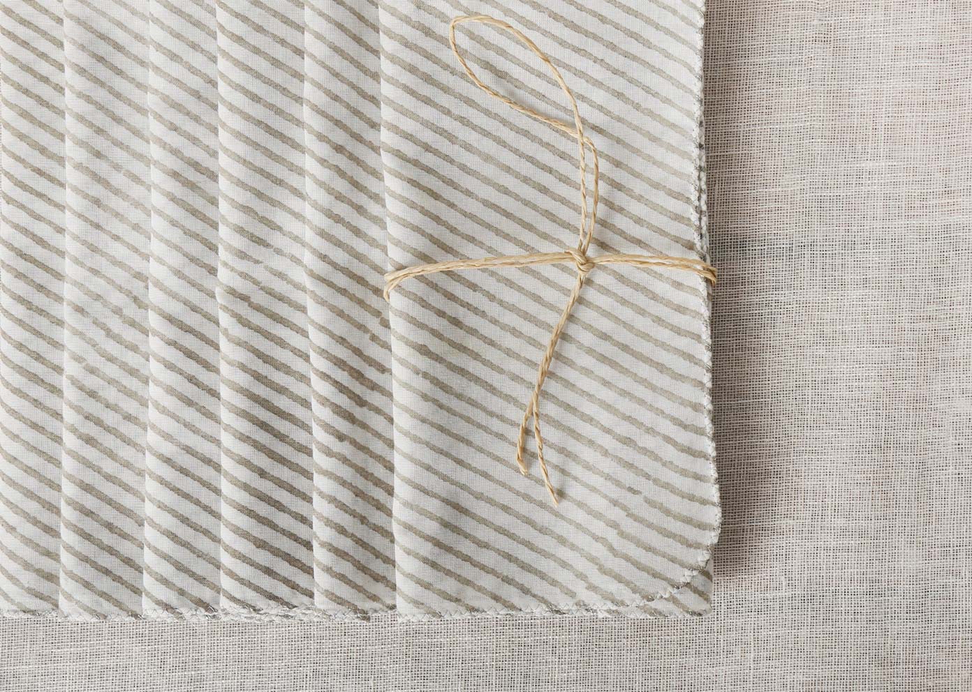 Verandah Stripe Dinner Napkins (Set of 6) - Soft Grey - Image 3