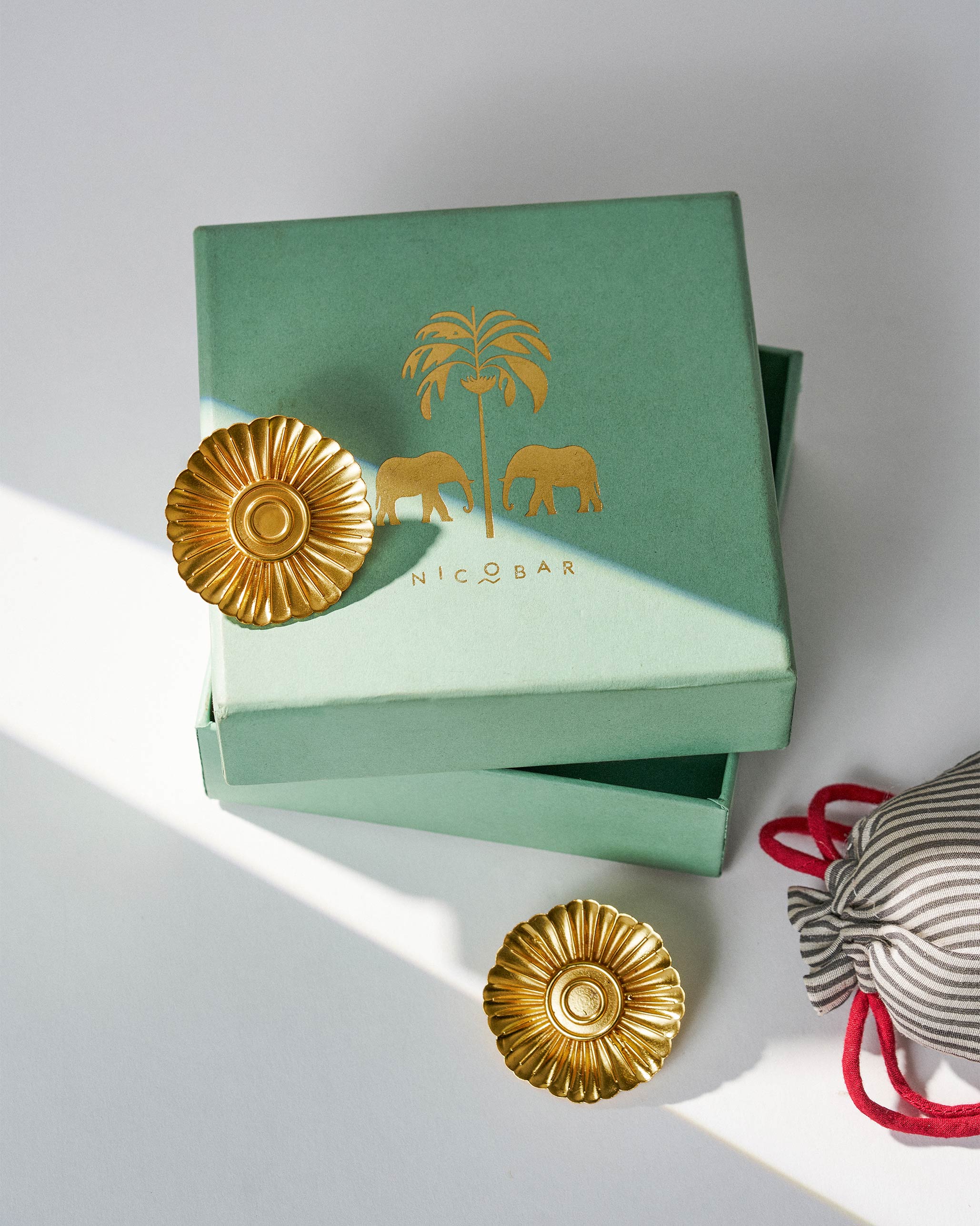 Vintage Studs - Gold - Image 4