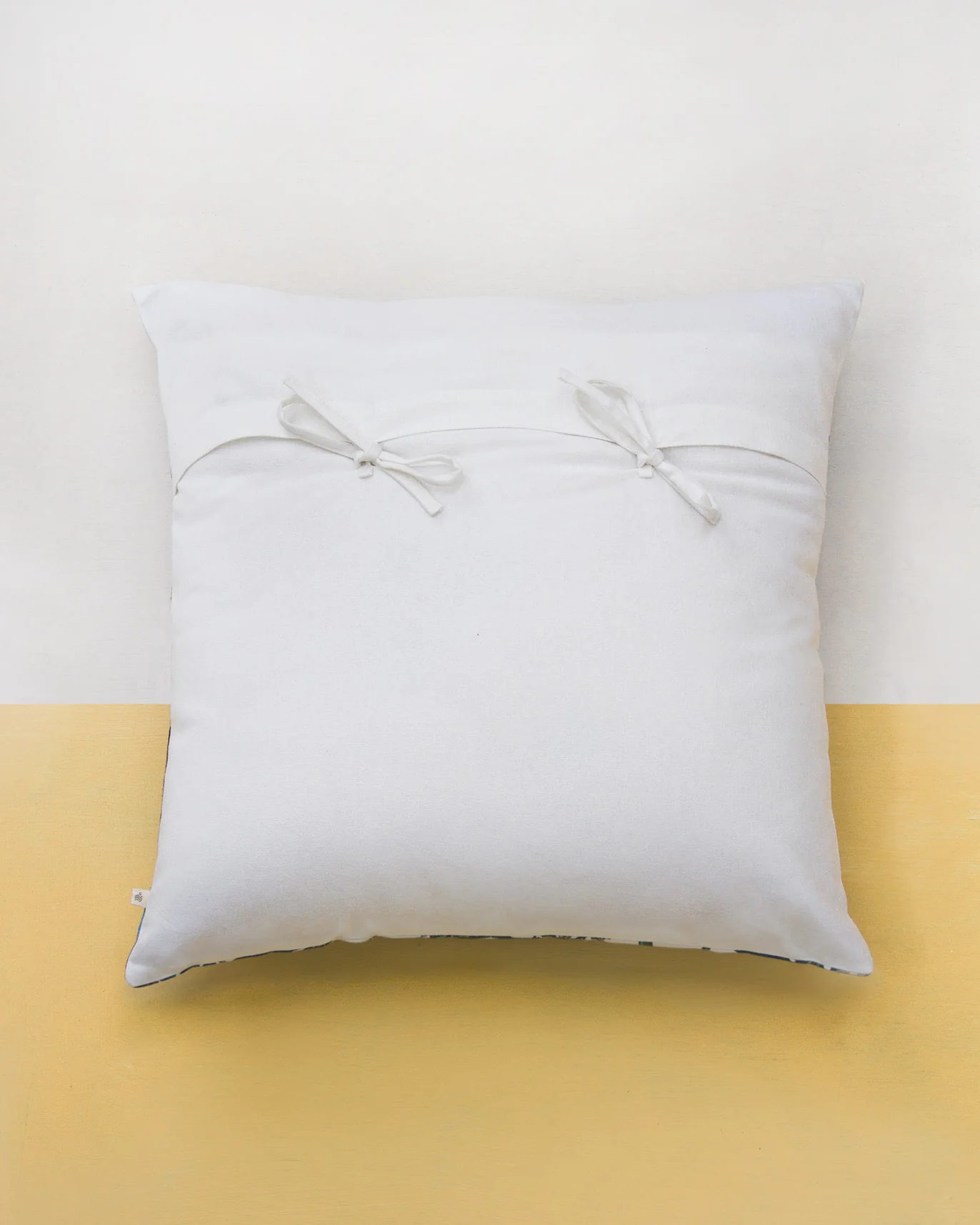 Viyan Cushion Cover - White - Image 2