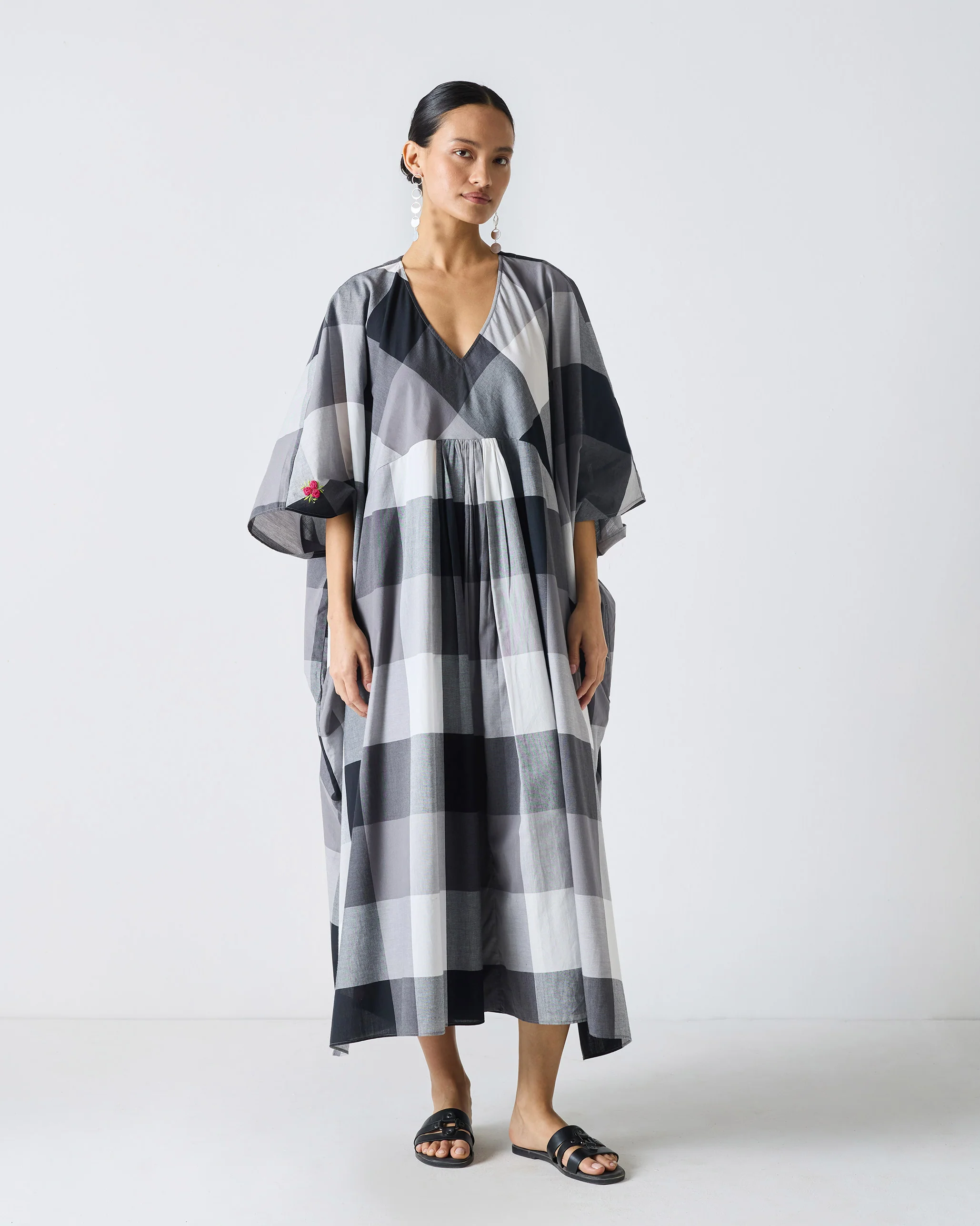 Waadi Kaftan - Black & White Checks - Image 6