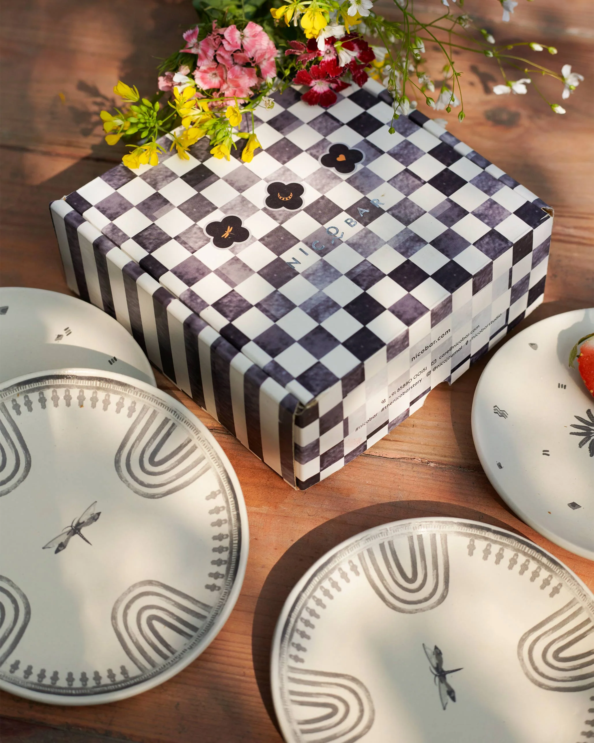 Waadi Tea Plates (Set of 4) - Image 2