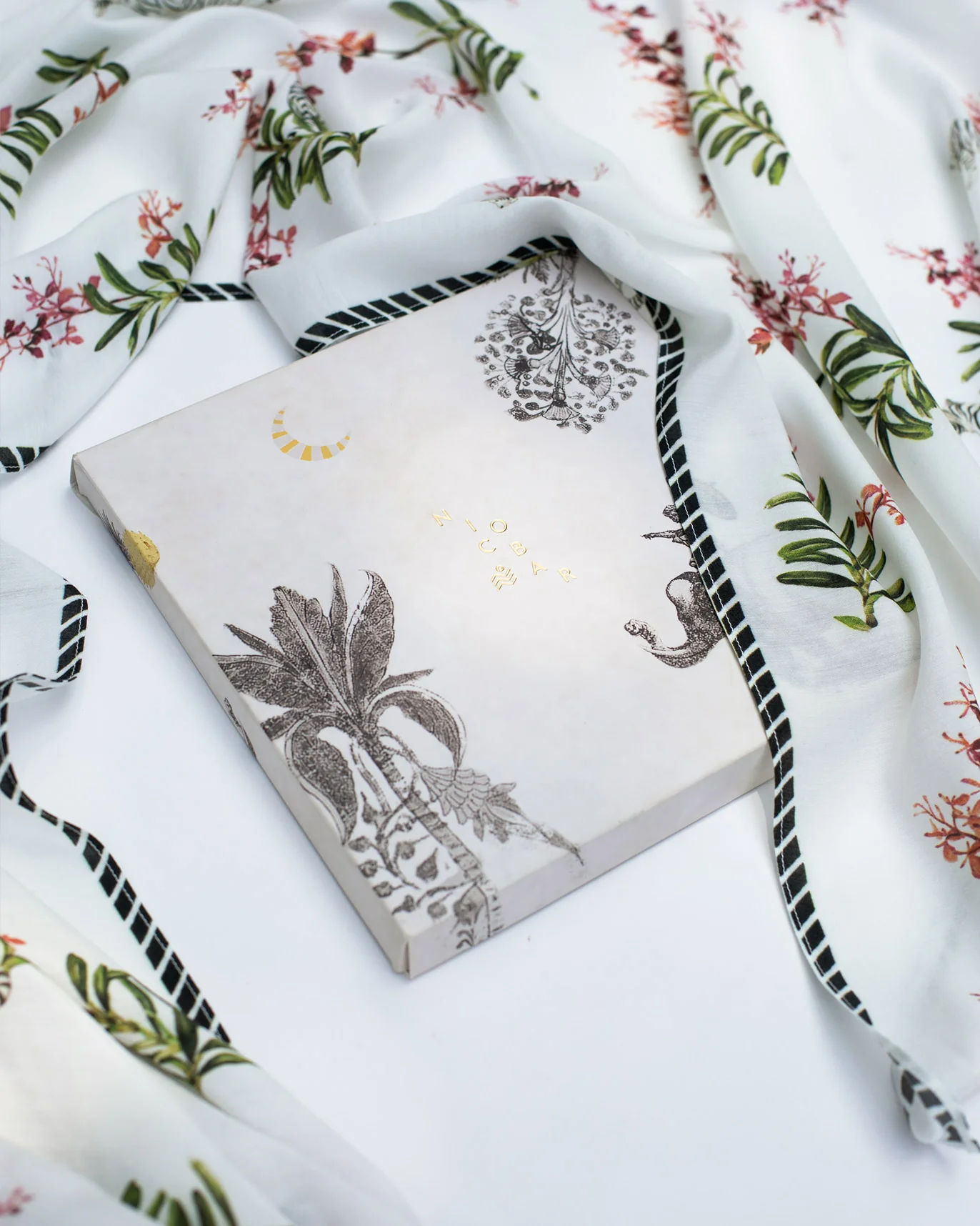 White Tiger Scarf - White - Image 4
