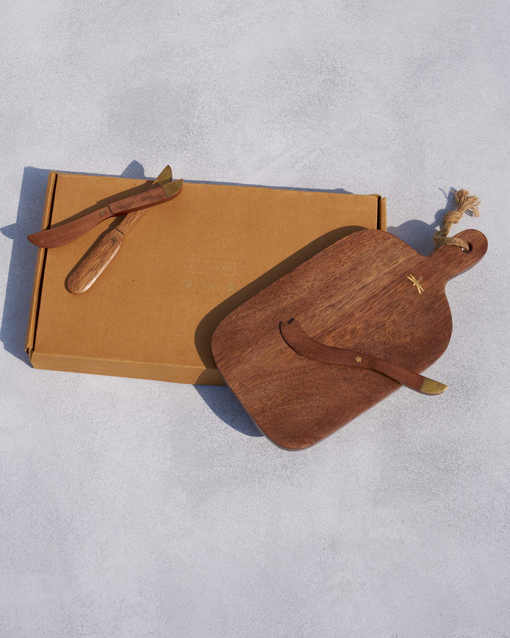 Woodland Cheese Platter & Knives (Set of 4) - Image 3