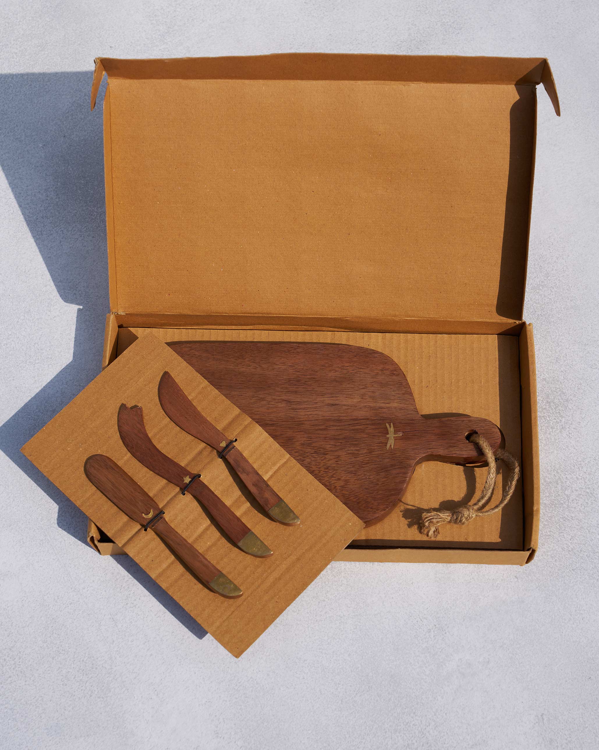 Woodland Cheese Platter & Knives (Set of 4) - Image 5