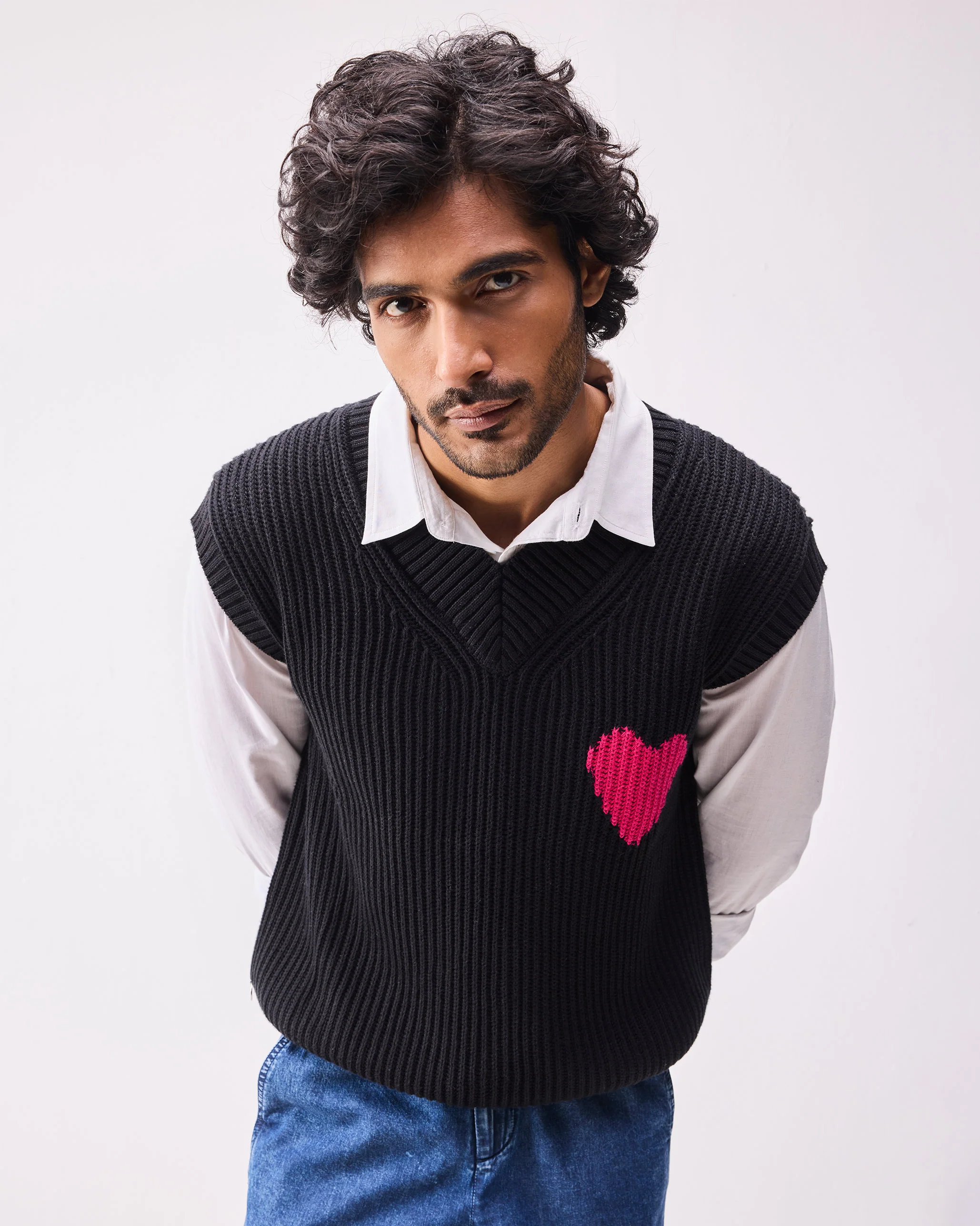 Yule V-neck Sweater - Black - Image 2
