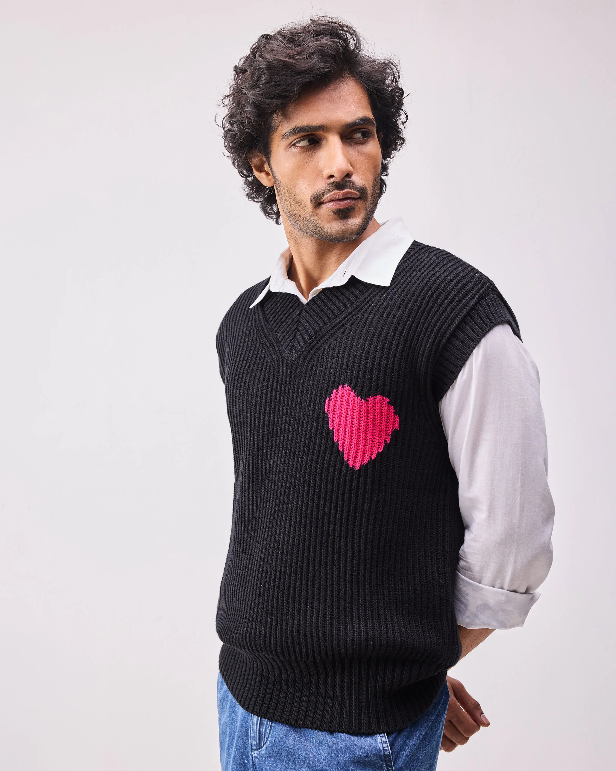 Yule V-neck Sweater - Black - Image 5