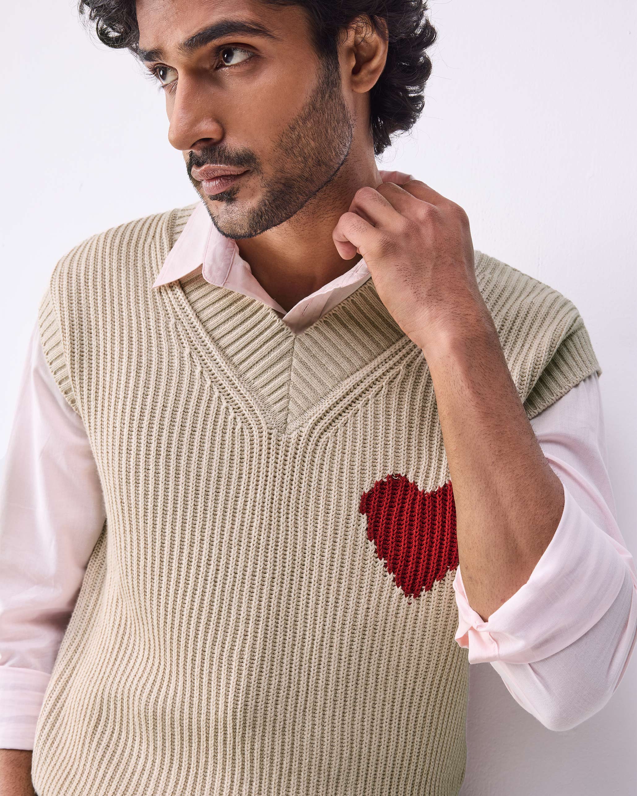 Yule V-neck Sweater - Oatmeal - Image 2