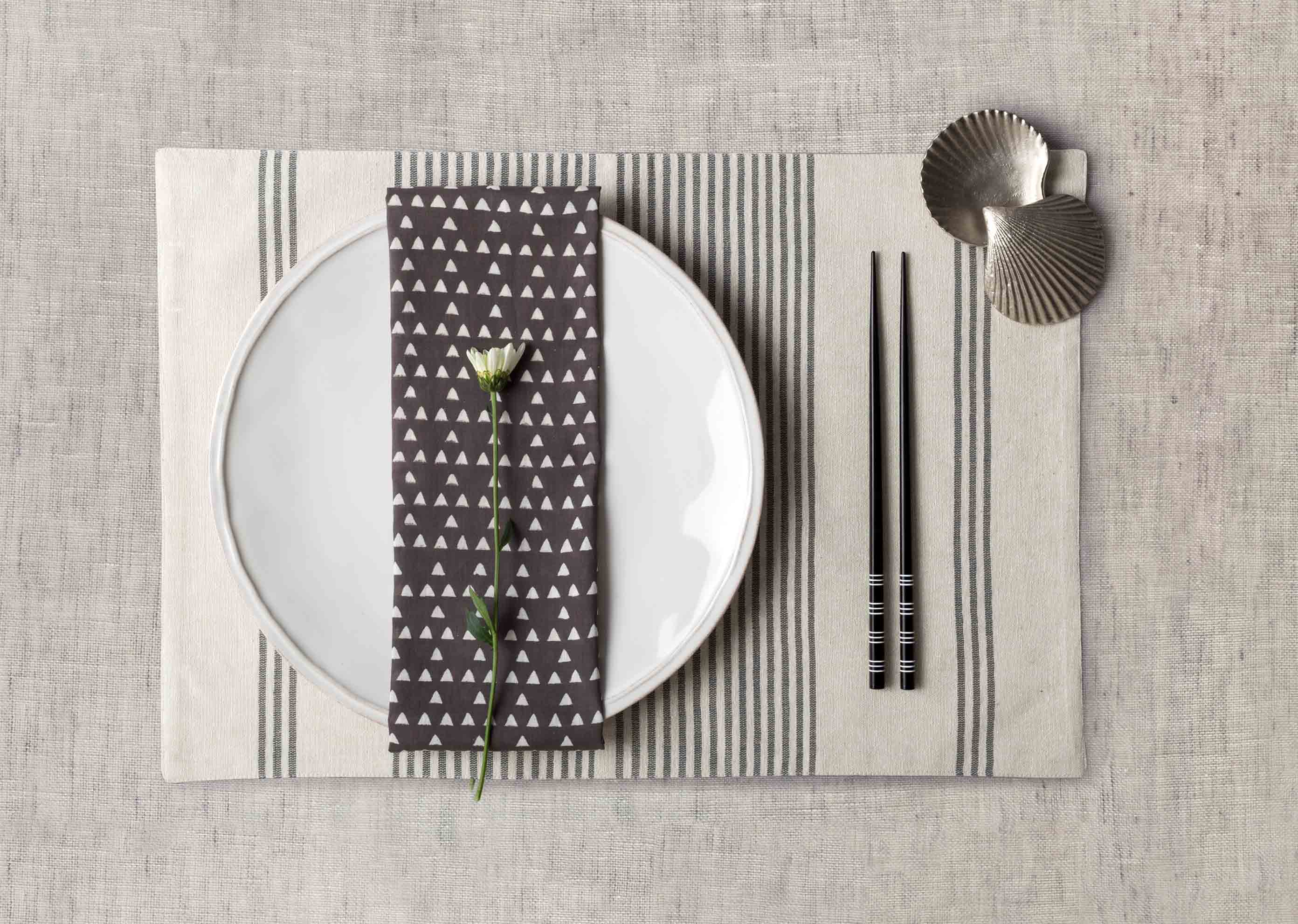 Zan Dinner Napkins (Set of 6) - Charcoal - Image 3