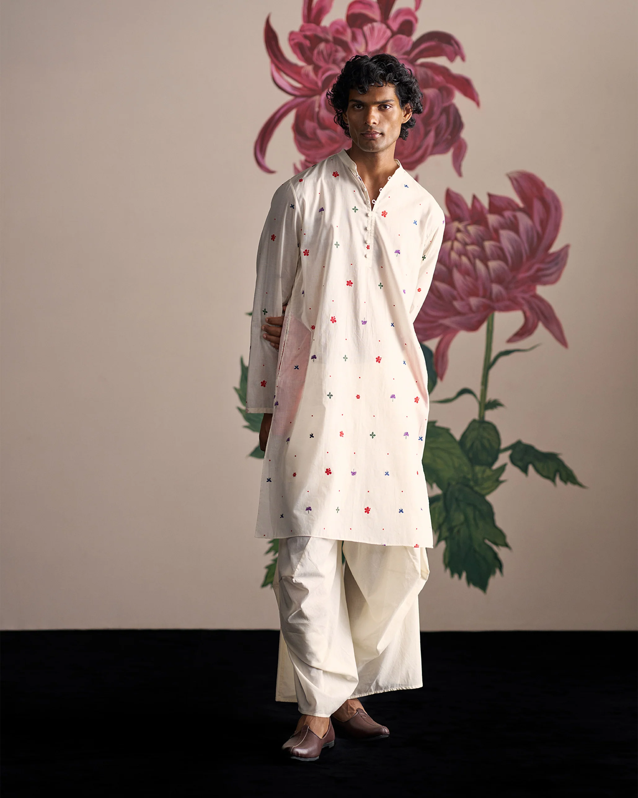Zenith Kurta - Ivory & Red Embroidered - Image 5
