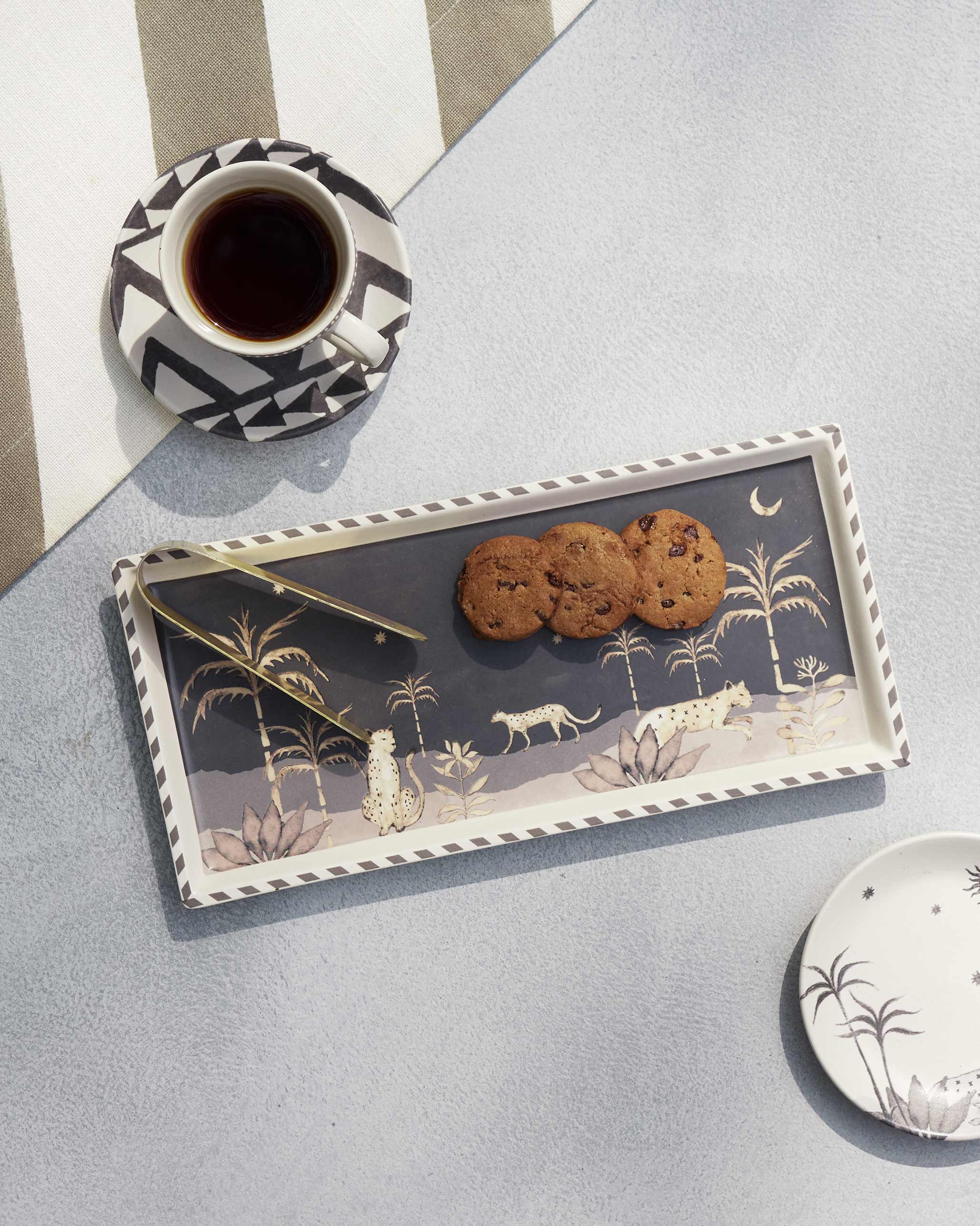 Zuri Cookie Tray with Tong - Image 6